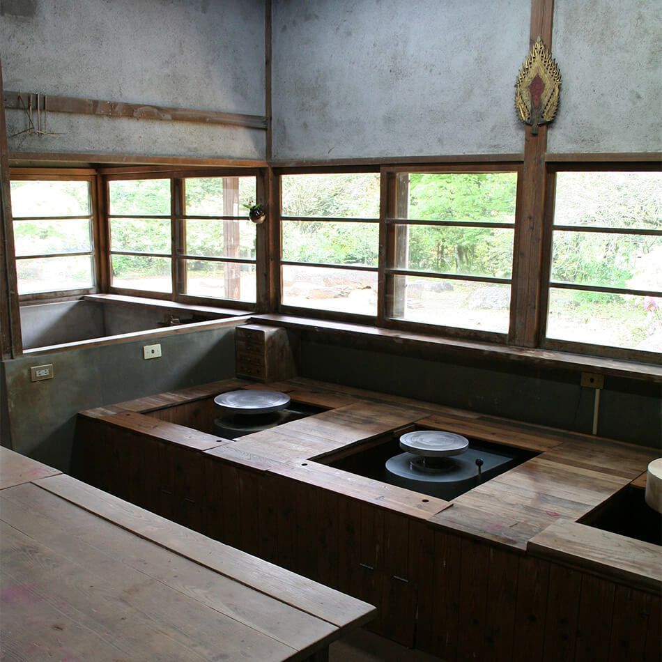 梶原慶治 青釉木ノ葉文角皿 陶芸作品 個人陶芸家 板皿 大皿 陶器 器 食器 おしゃれ WWW_OPDRERGINERDOGAN_COM