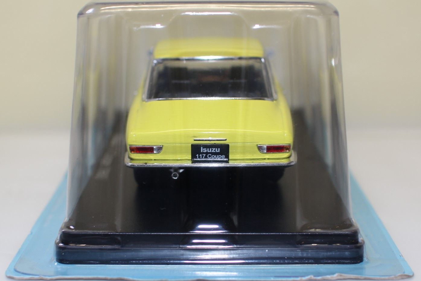 USED 未開封 1/43 国産名車コレクション いすゞ 117クーペ 1968