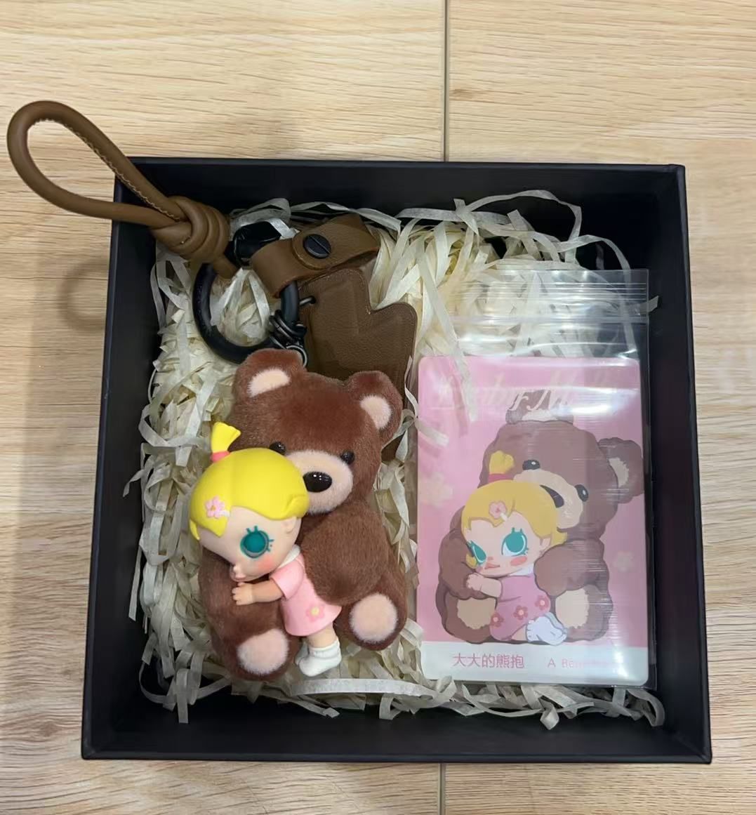 POP MART Molly A Bear Hug ベース カスタムBOX