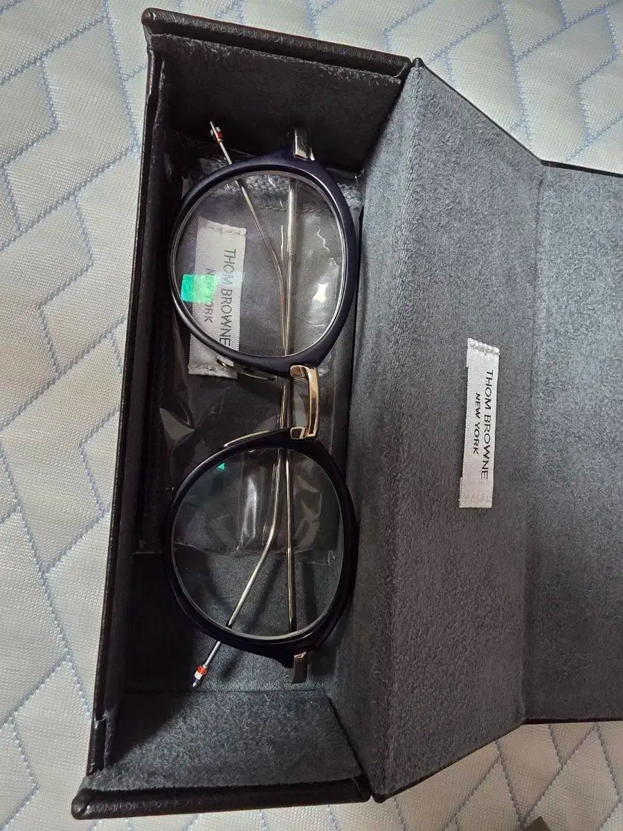 49 TB011-H NVY-SLV トム ブラウン メガネ