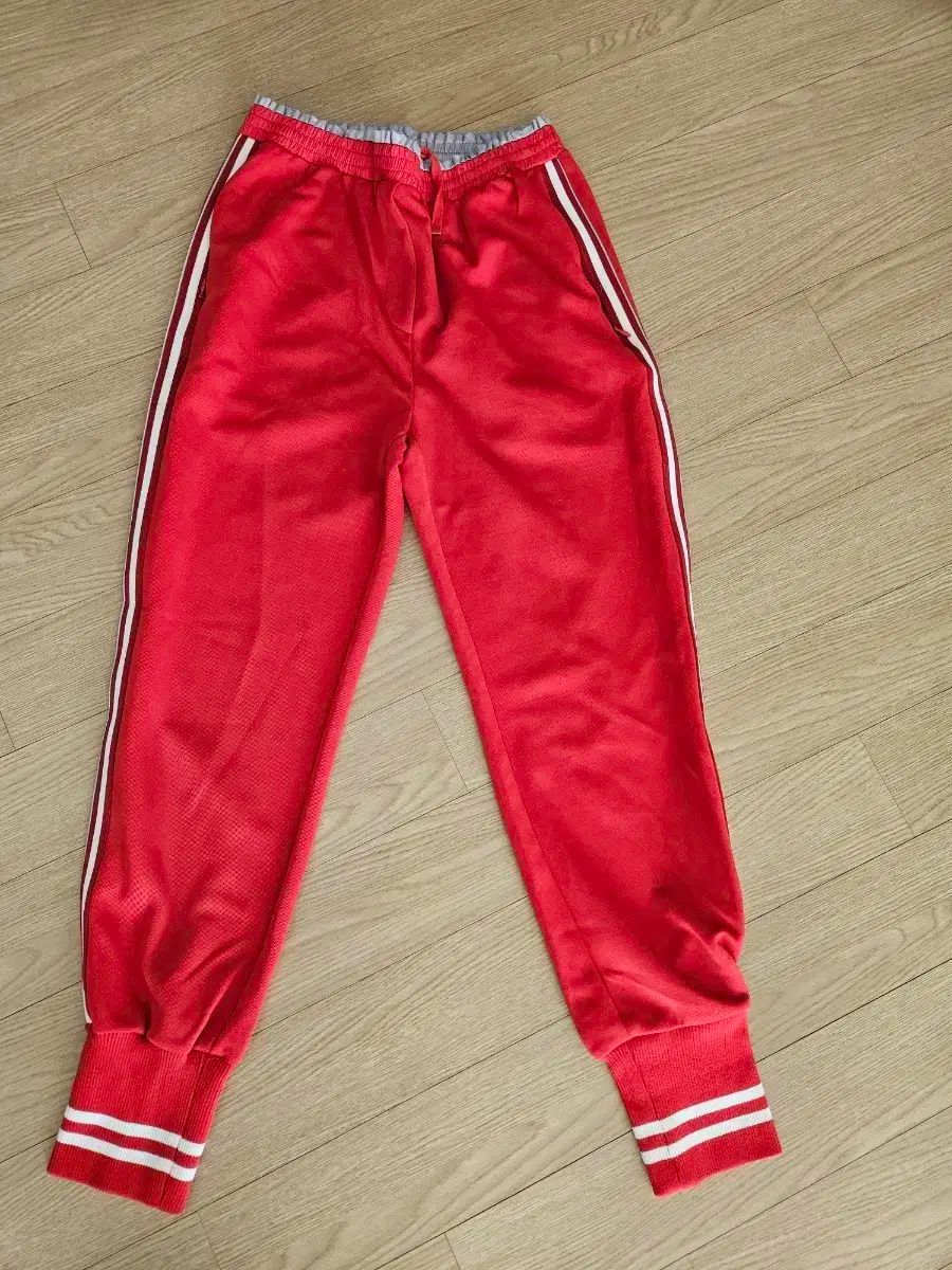 The HANDSOME レッド トレーナー パンツ