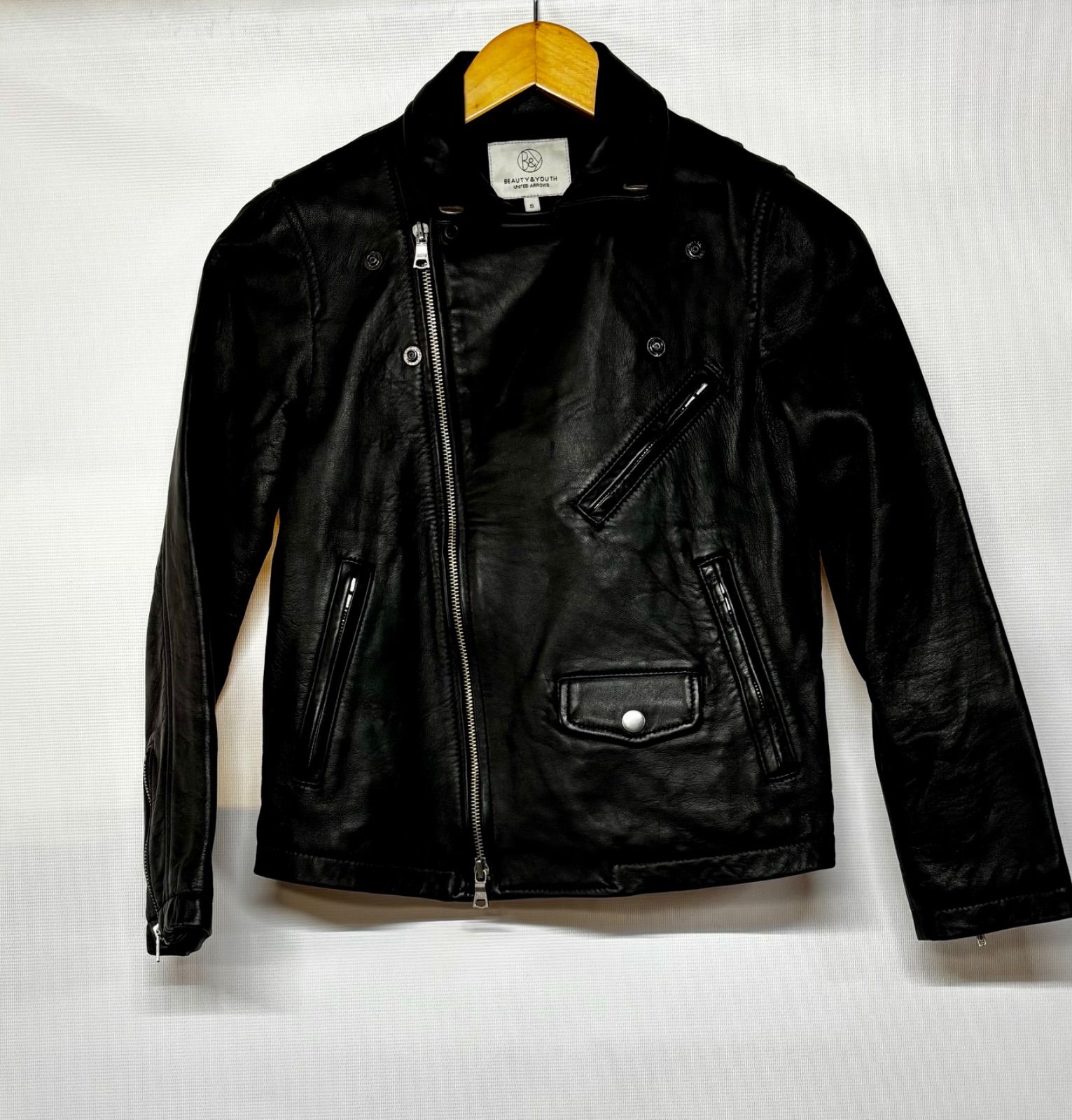 ○ 服 UNITED ARROWS BEAUTY&YOUTH 革ジャン ブラック レディース S 
