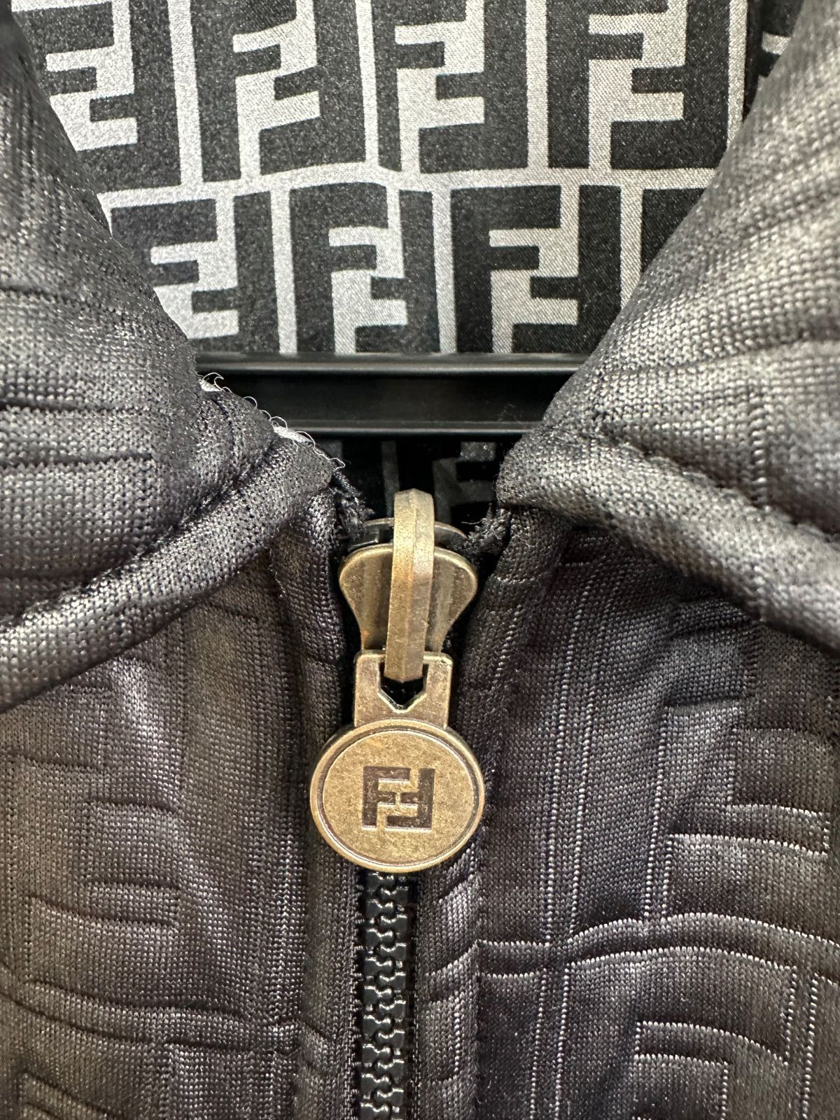 FENDI フェンディ ジップジャケット ブルゾン ズッカ柄 バックロゴ