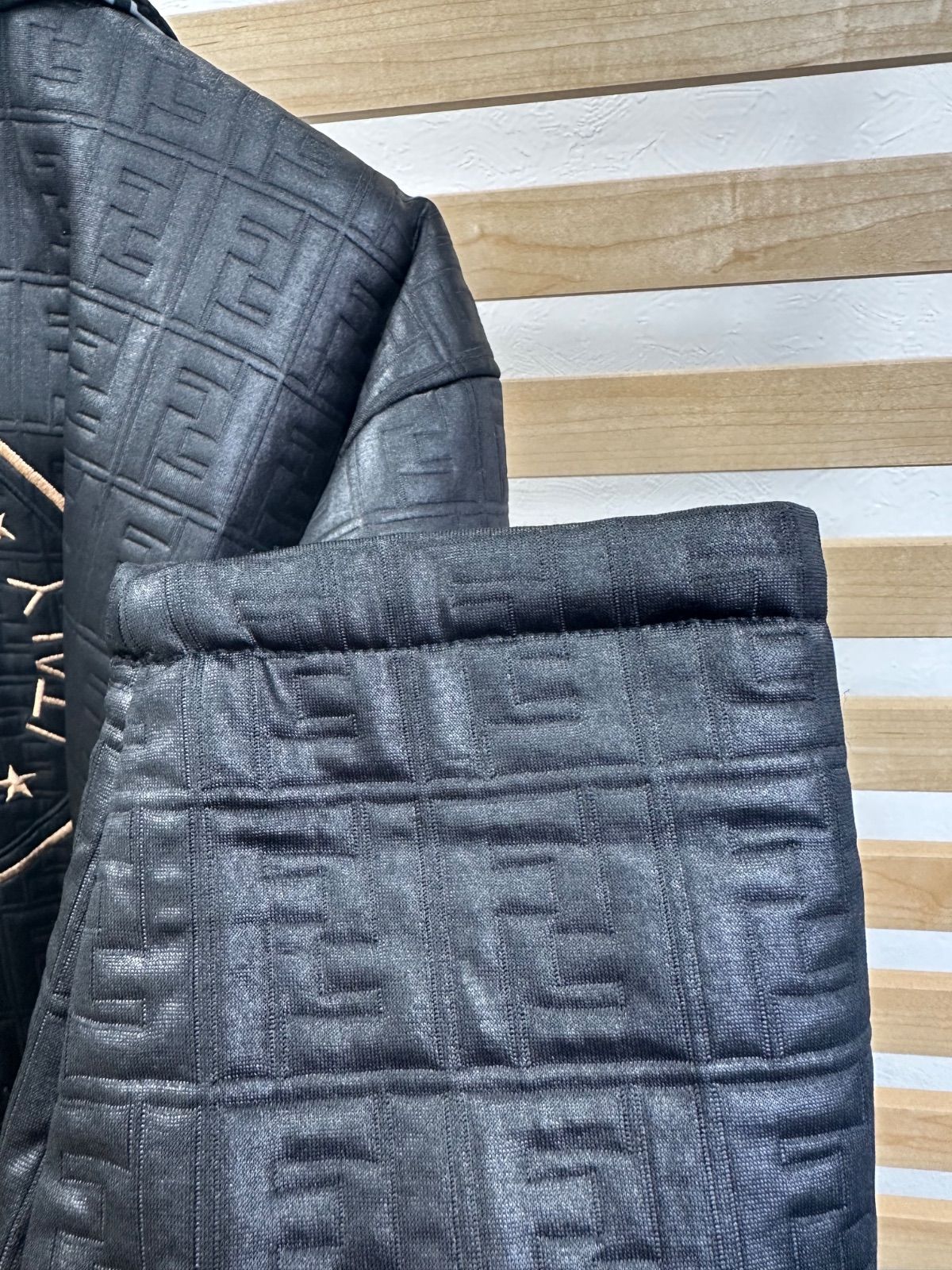 FENDI フェンディ ジップジャケット ブルゾン ズッカ柄 バックロゴ