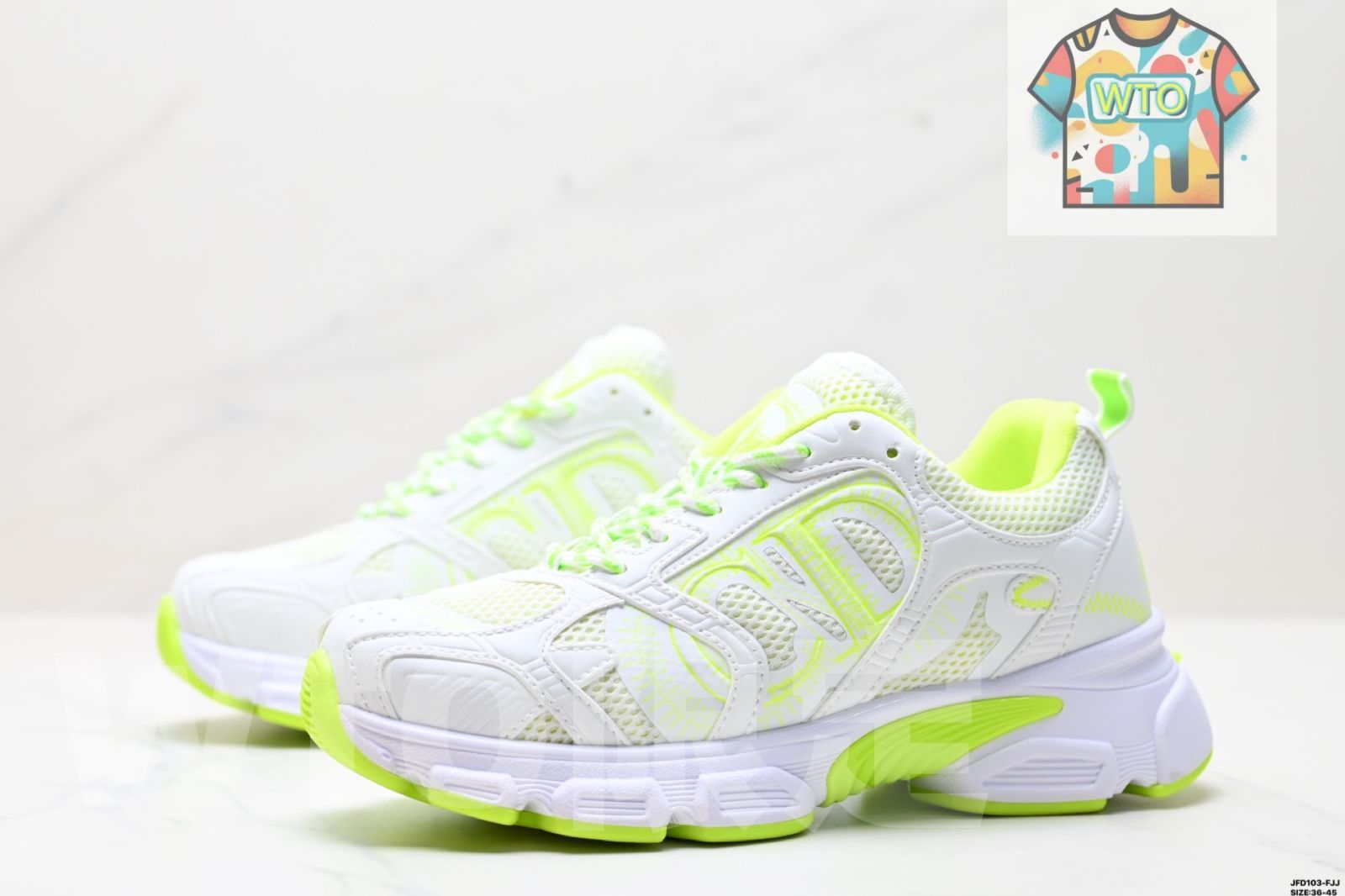 スポーツランニングシューズ