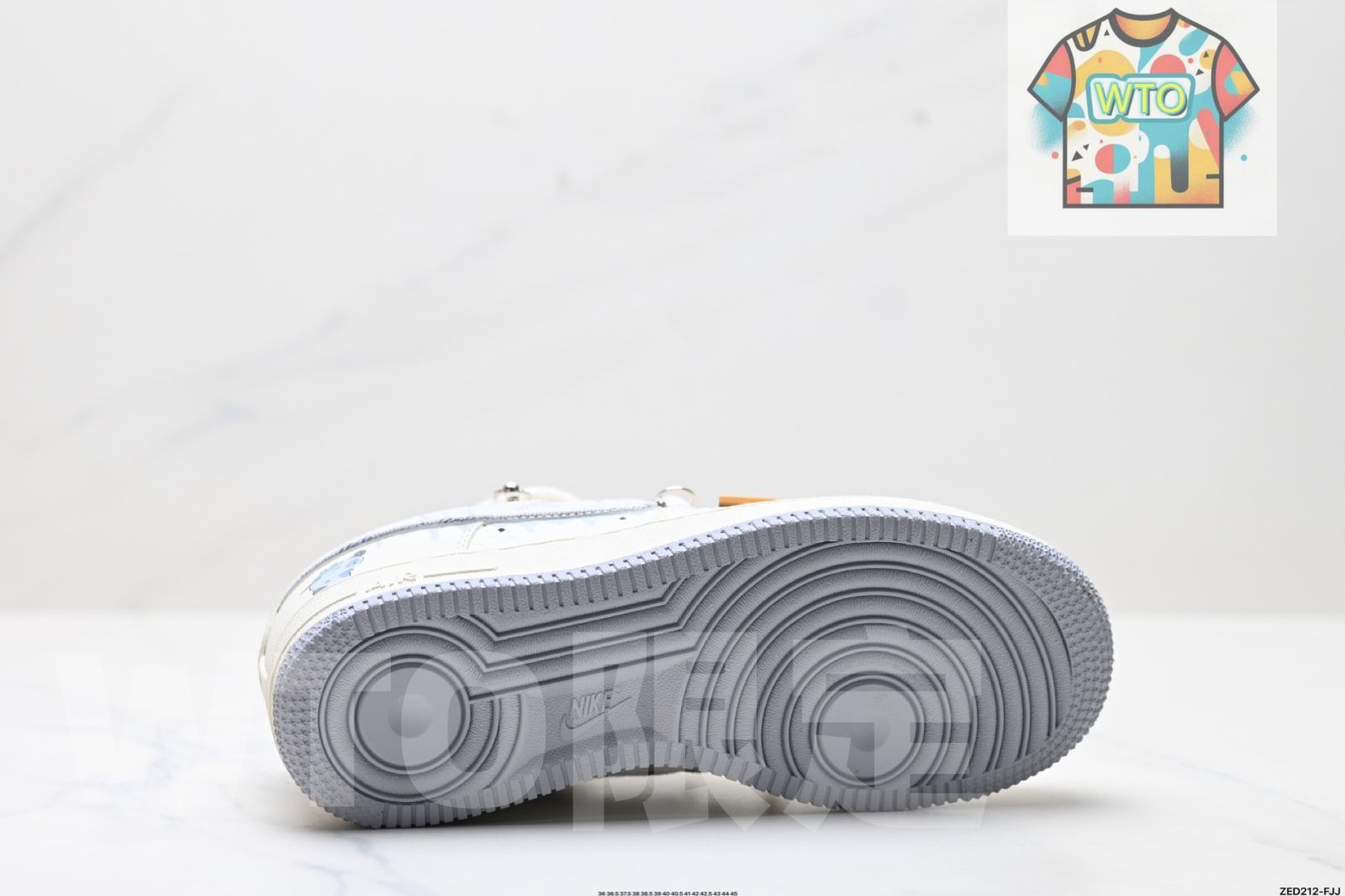  Nike ナイキ Air Force 1‘07 オリジナル型紙 打ち合わせで ロートップエアフォースワンを再現 WTO輸入1 スニーカー 靴