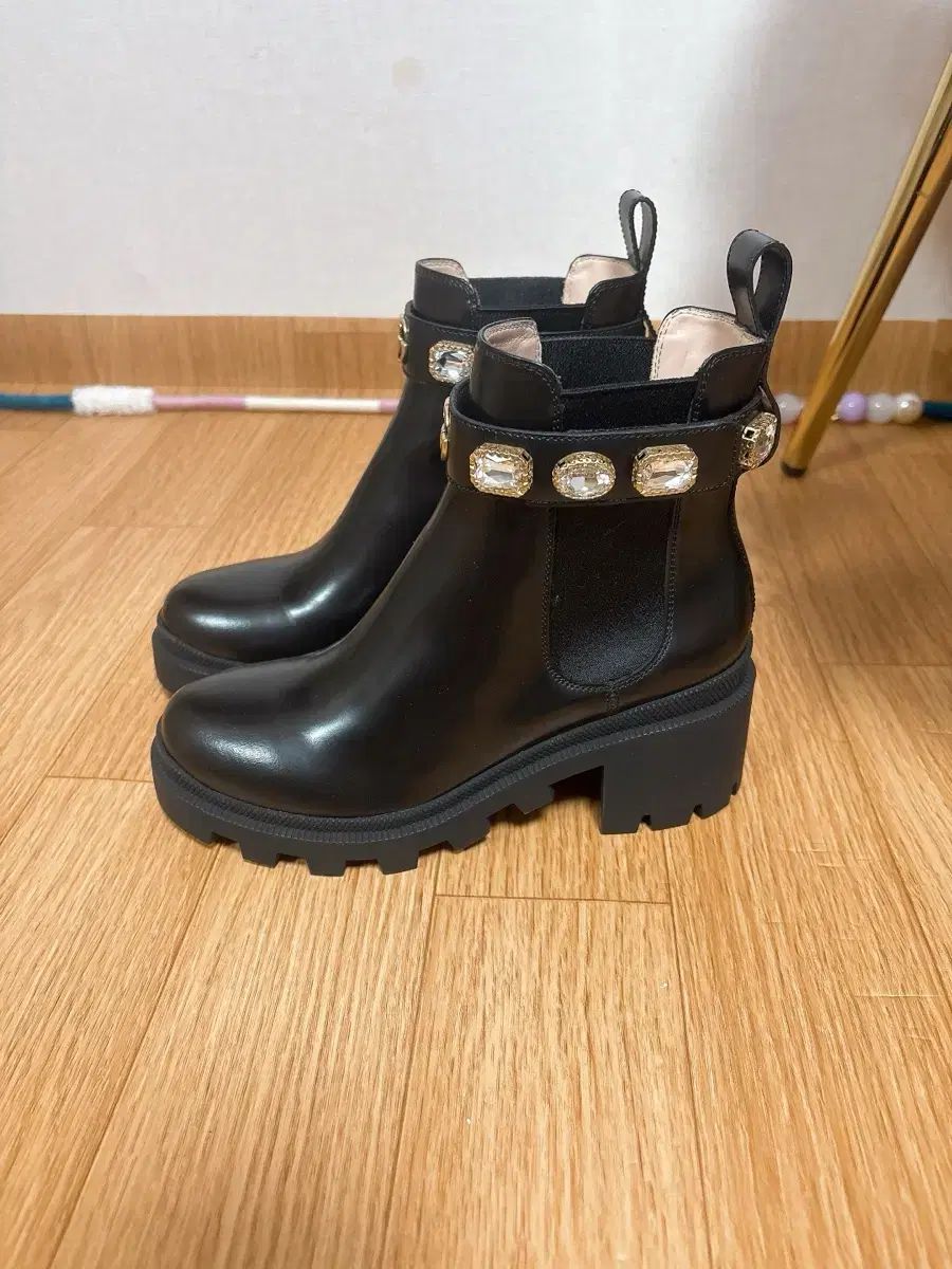 アンクルブーツ