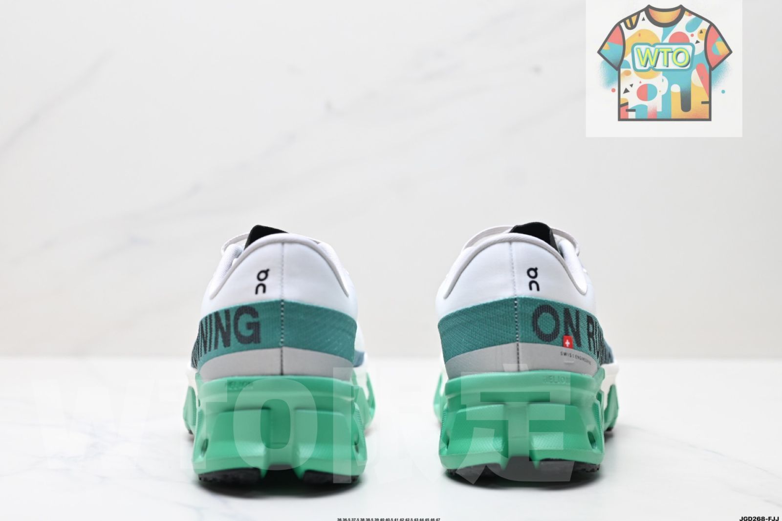 スタイルの新興ブランドの軽量ロートップランニングシューズ