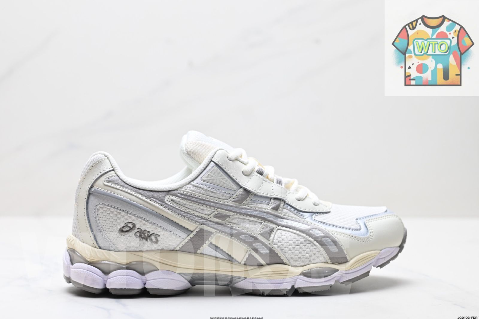 アシックス ASICS GEL NYC 2055 は 通気性のあるメッシュ素材と一部の合成革素材を た upper 鞋面 を採用しています