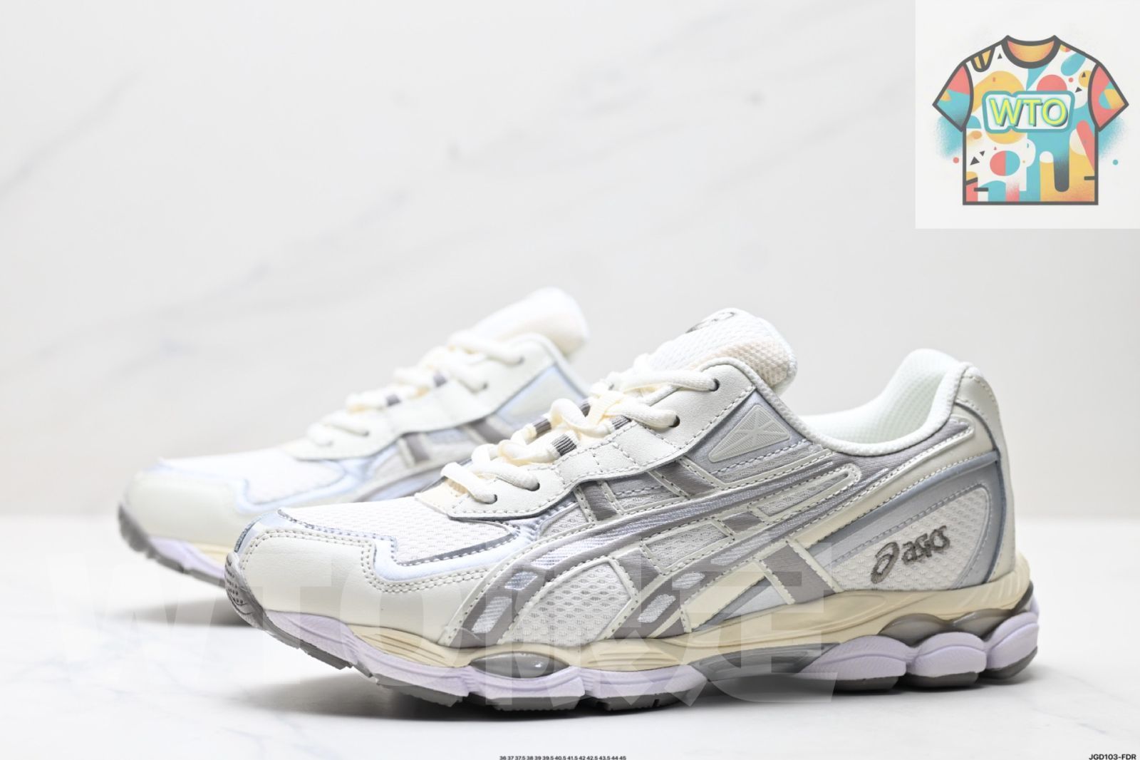 通気性のあるメッシュ素材と一部の合成革素材を