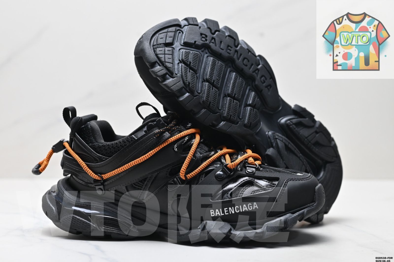 レースアップロートップレトロスタイルのスニーカー