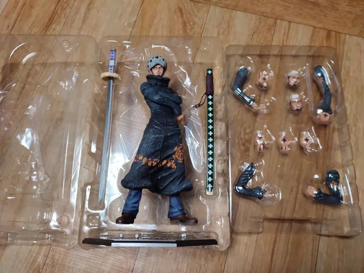 メガハウス ONE PIECE トラファルガー ロー POP フィギュア