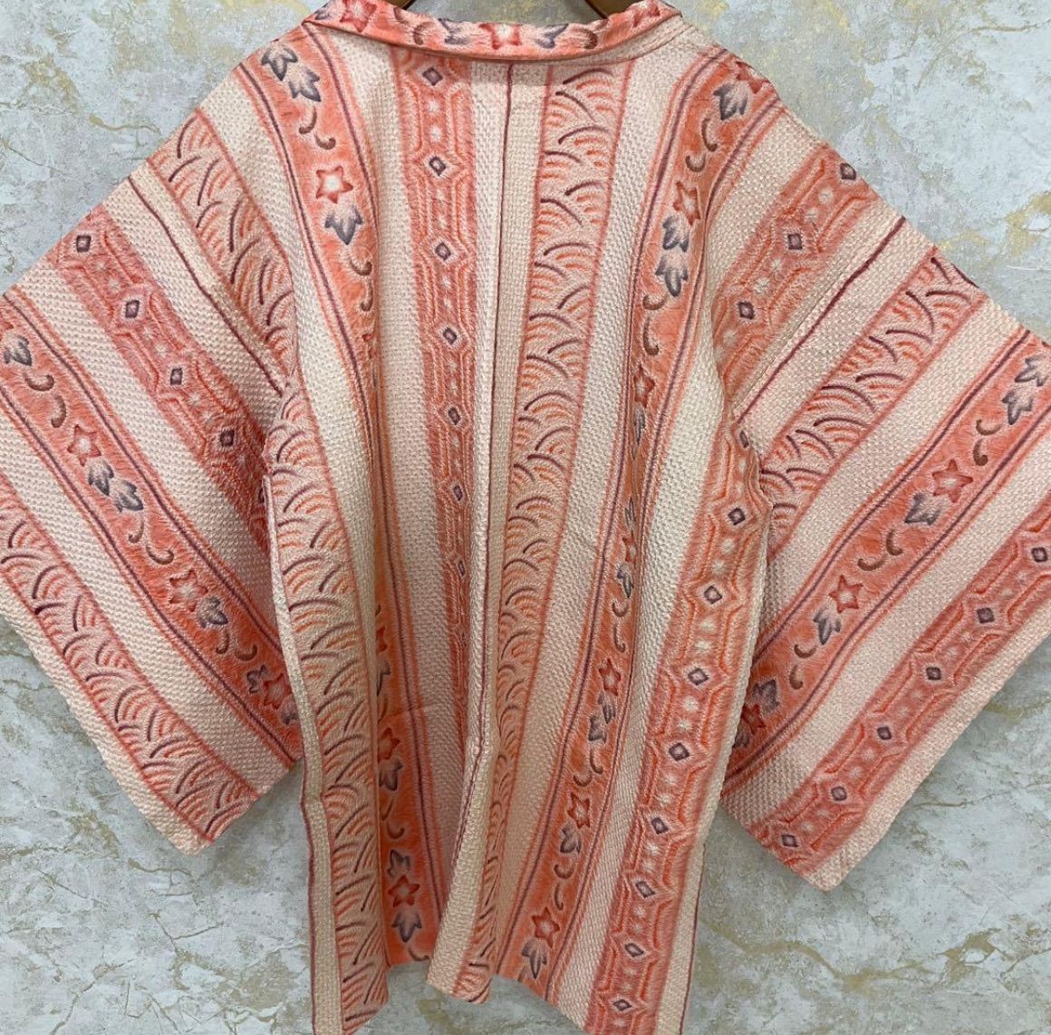 kimono one kimonoarisa 同然 日本の総手絞り 友禅 素敵な羽織 正絹 三越製 仕付け糸付き 裄62 5丈79 5