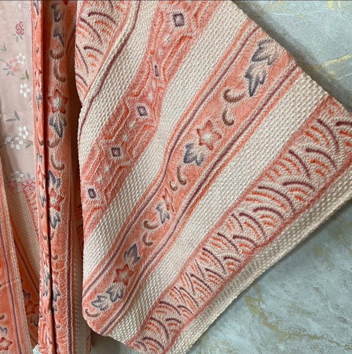 kimono one kimonoarisa 同然 日本の総手絞り 友禅 素敵な羽織 正絹 三越製 仕付け糸付き 裄62.5丈79.5