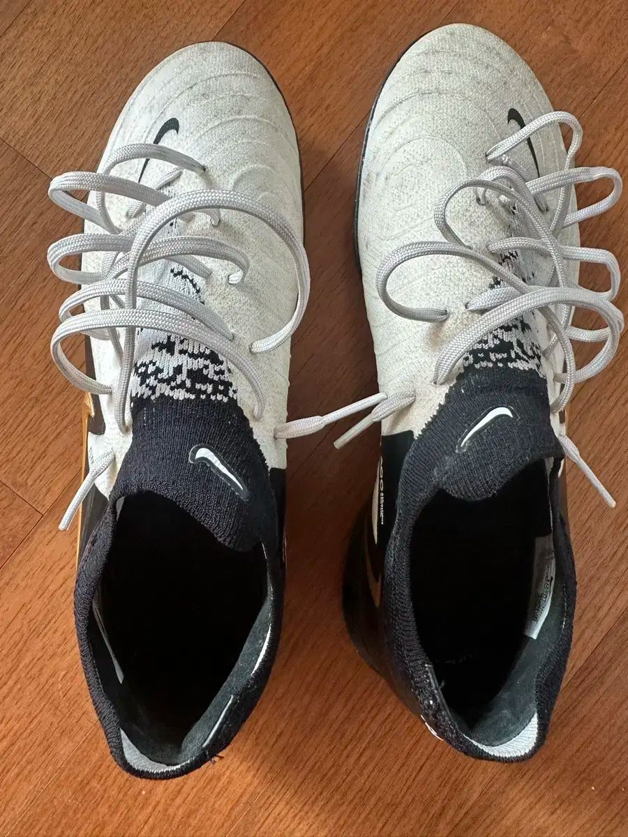 ナイキ FANTOM GX サッカーシューズ 255