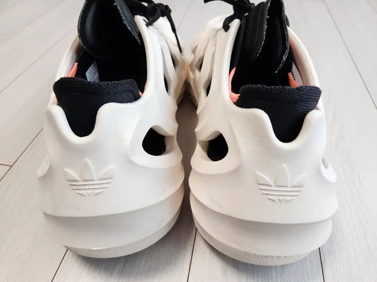 アディダス スニーカー オリジナル アディフォーム Q ワンダー 白 サイズ300