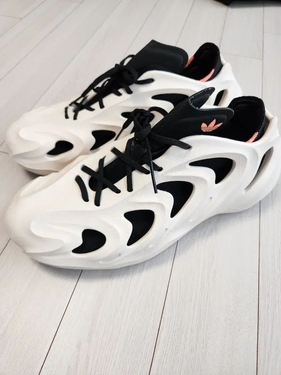 アディダス スニーカー オリジナル アディフォーム Q ワンダー 白 サイズ300