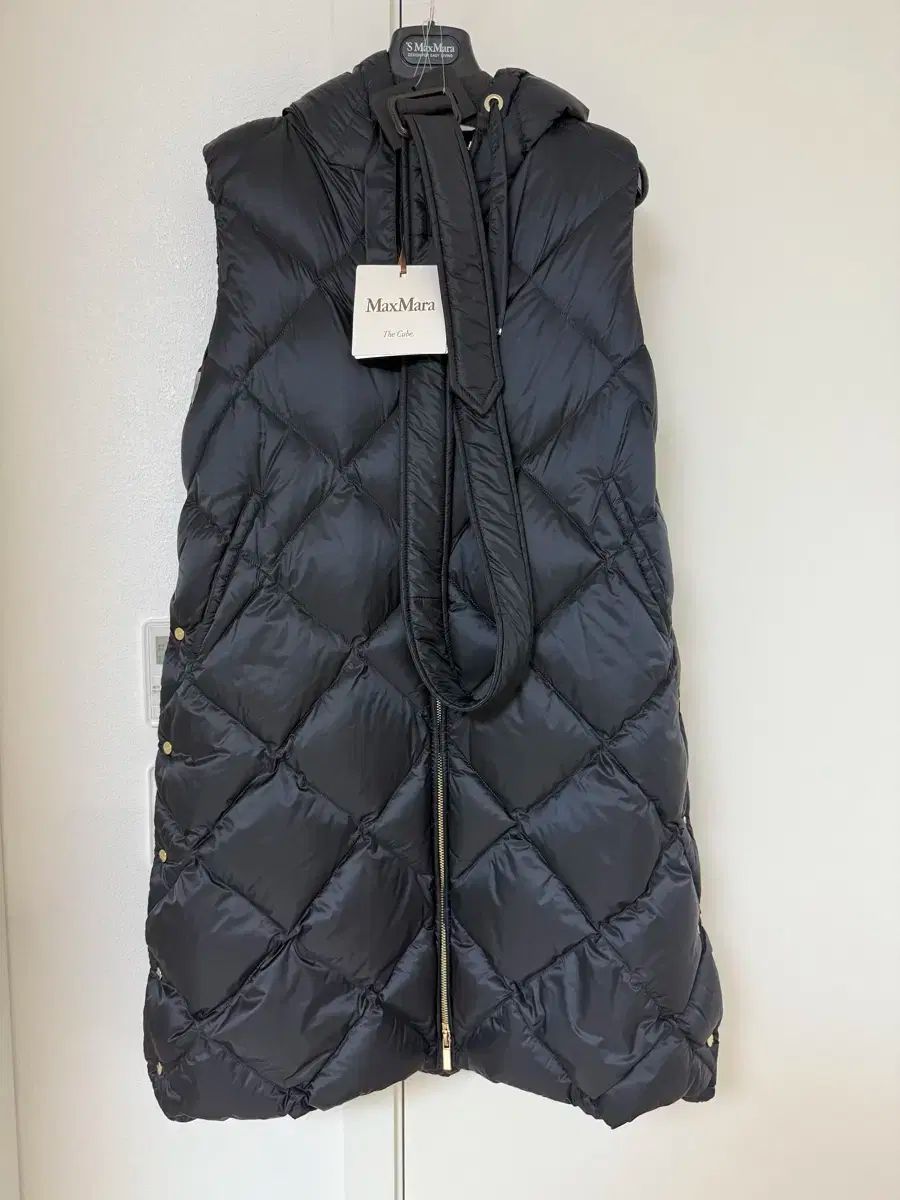 MAX MARA マックスマーラ tregil ダウンベスト ブラック 38