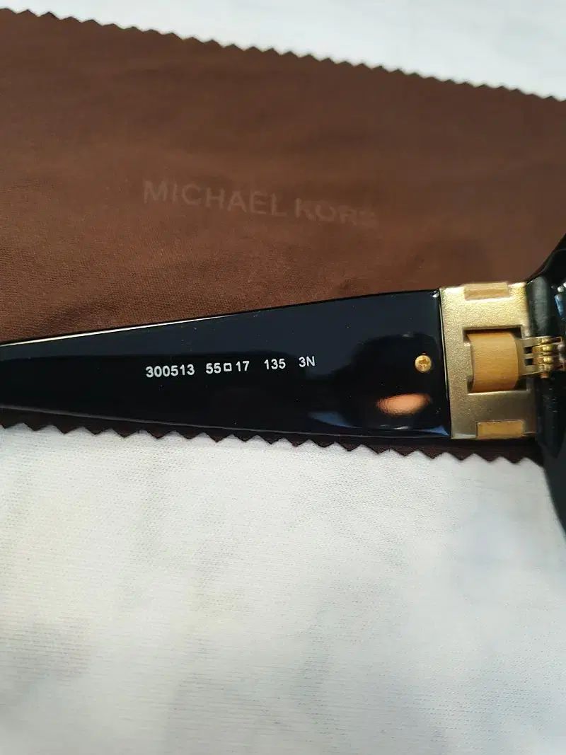  モデル アンメガネ トニー スコット カワキチ サングラス 小物