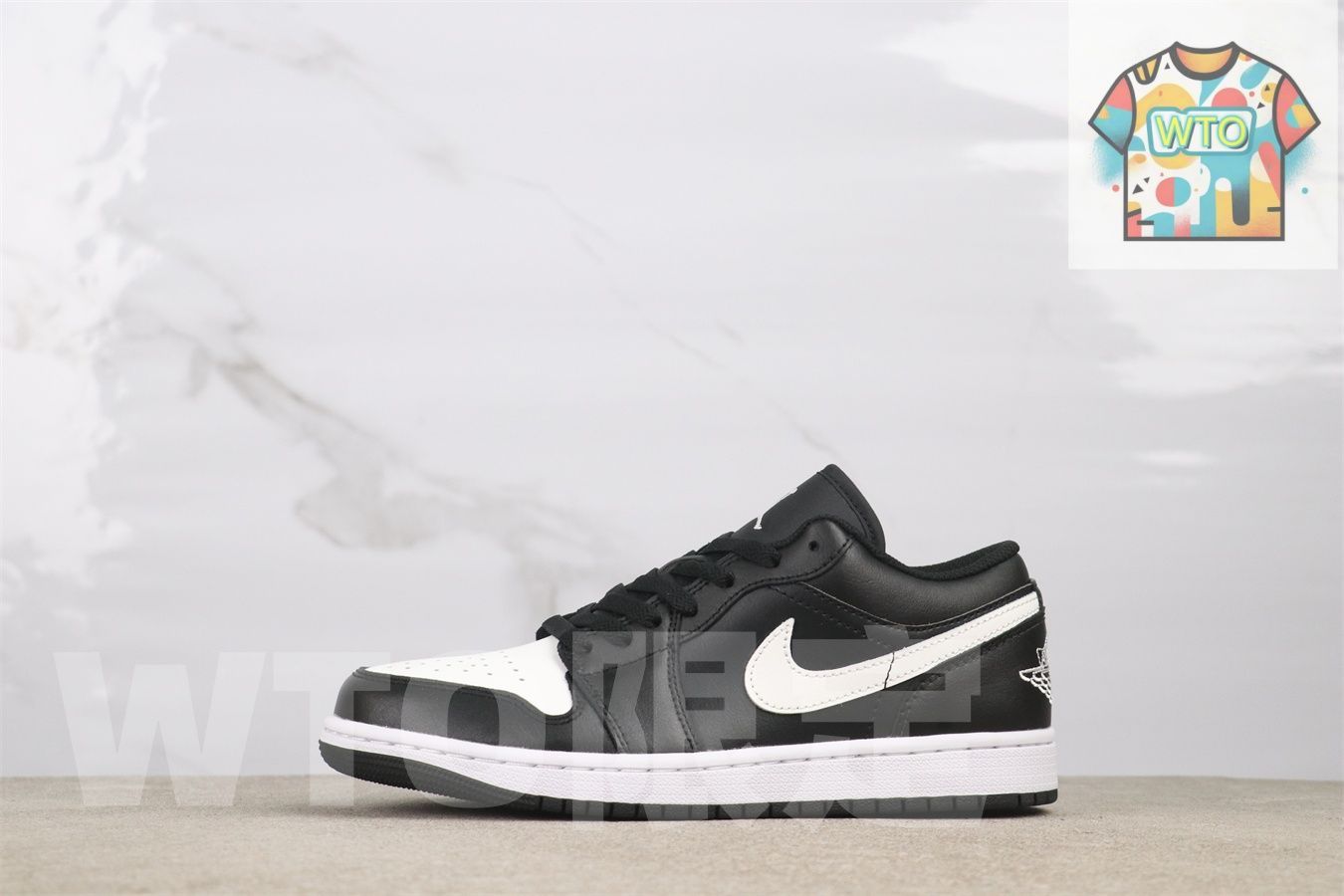 今日 エアジョーダン 1 ローカット 553558 043 ブラックホワイト