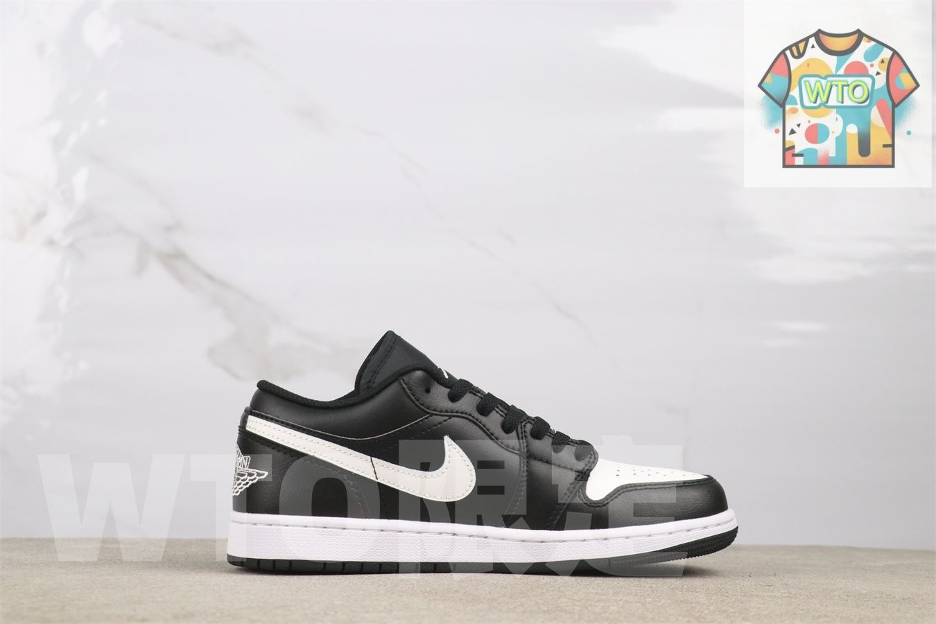 今日 エアジョーダン 1 ローカット 553558-043 ブラックホワイト