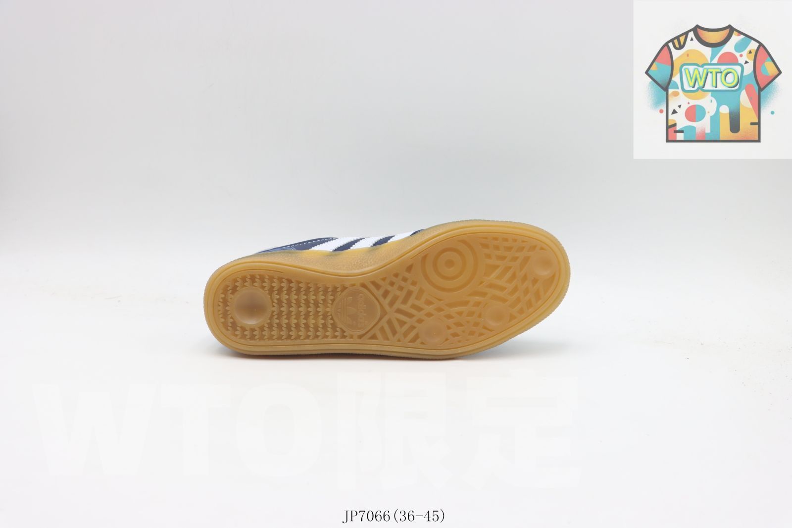 アディダス Adidas