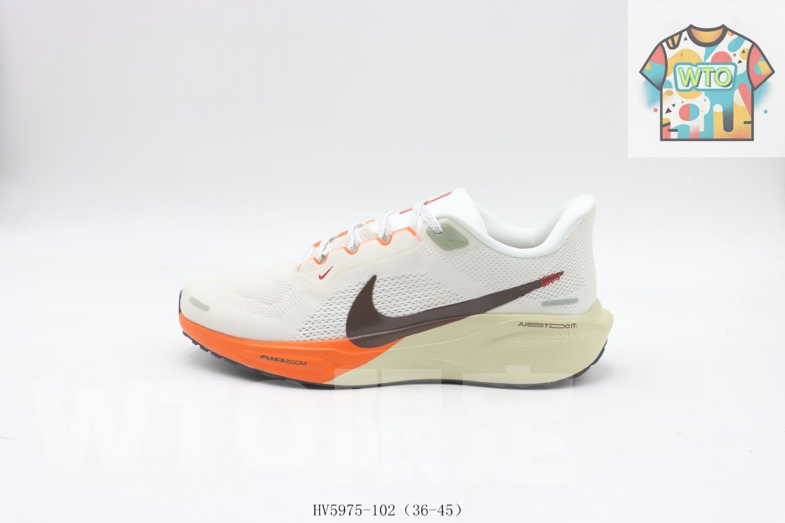 今日 ナイキのランニングシューズ 白と茶色 ブラウン とオレンジ HV 5975 - 102-WTO輸入0