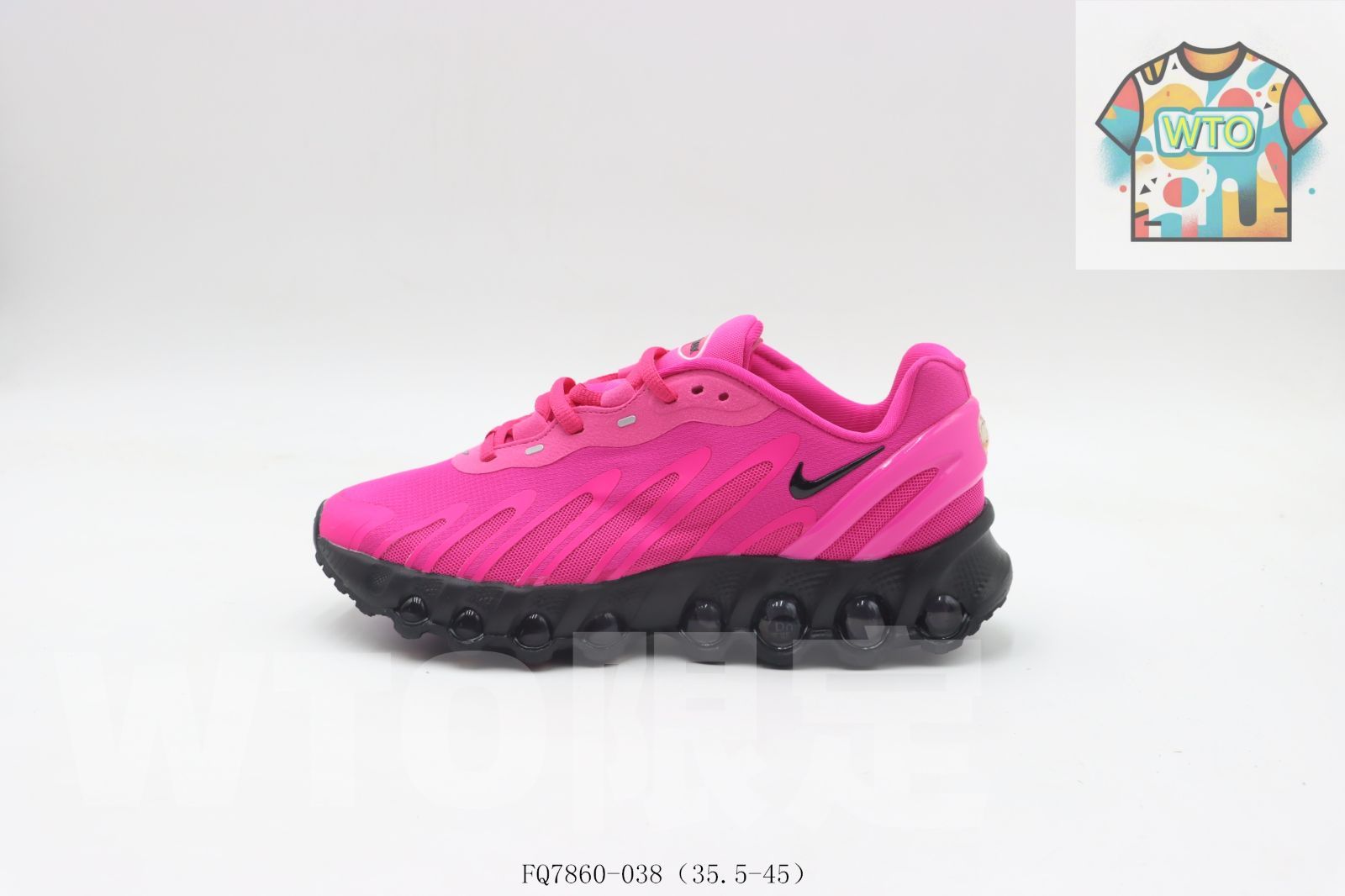 今日 ナイキ Nike のランニングシューズ ピンクブラック FQ 7860 038 WTO輸入0