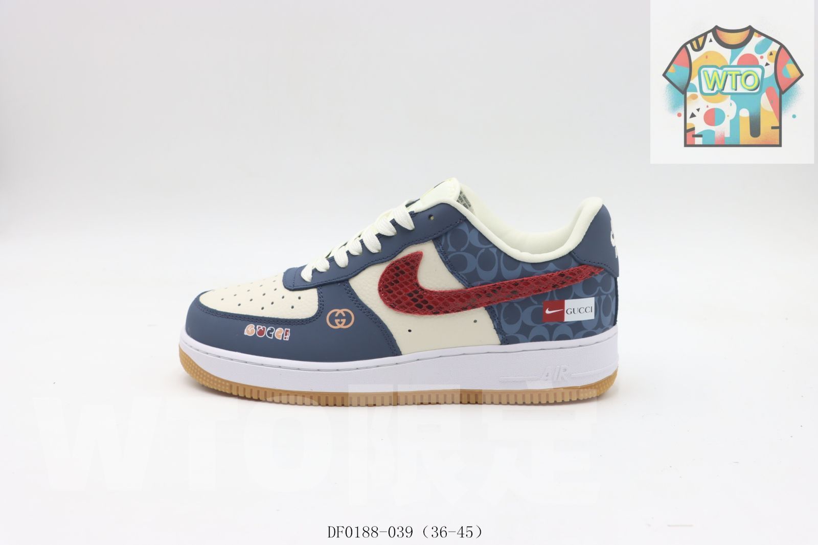 今日 ナイキ ボードシューズ 白ブルーレッド DF 0188-039