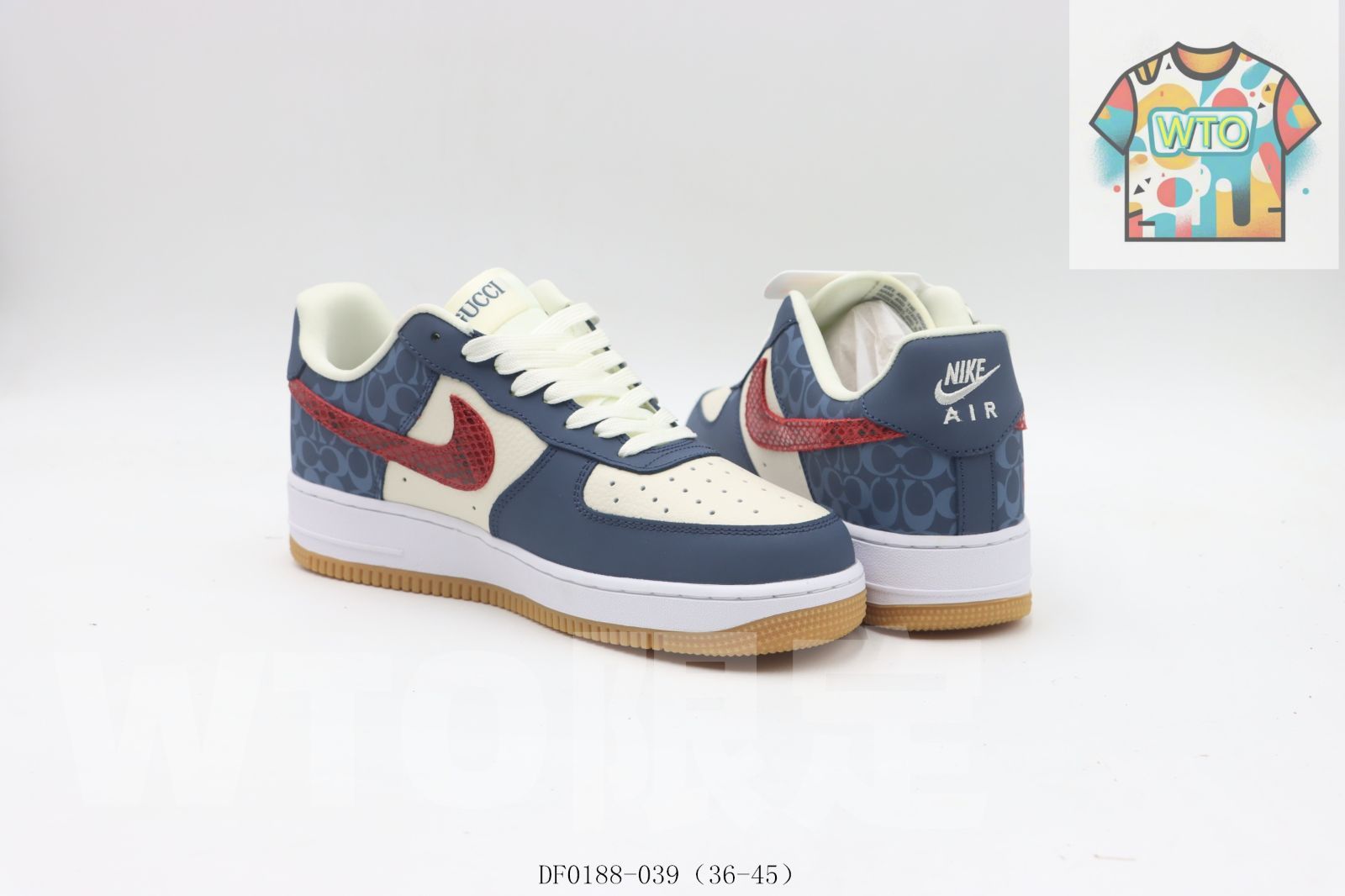 ボードシューズ 白ブルーレッド