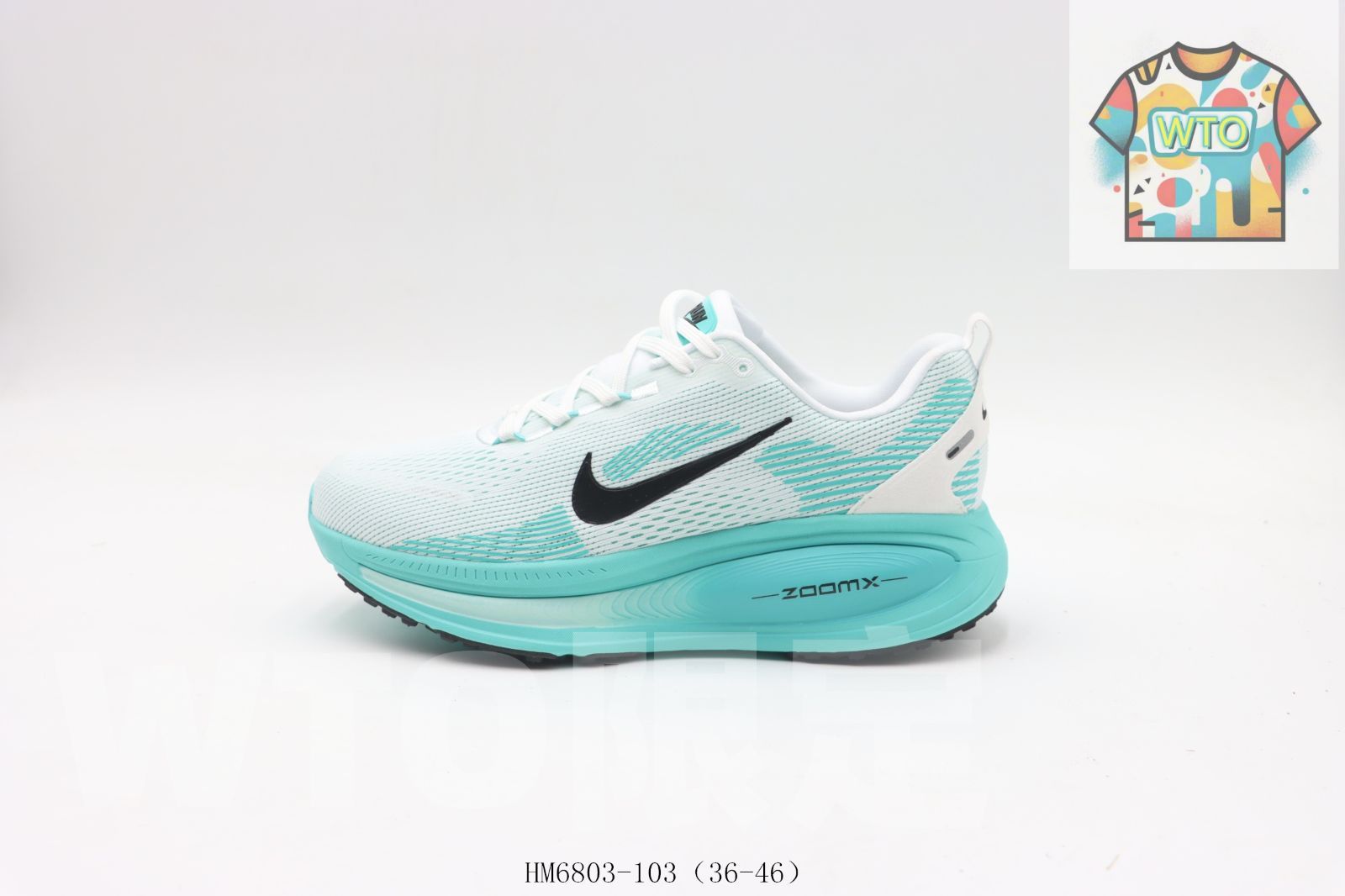 今日 ナイキ ランニングシューズ 白青 HM 6803 103