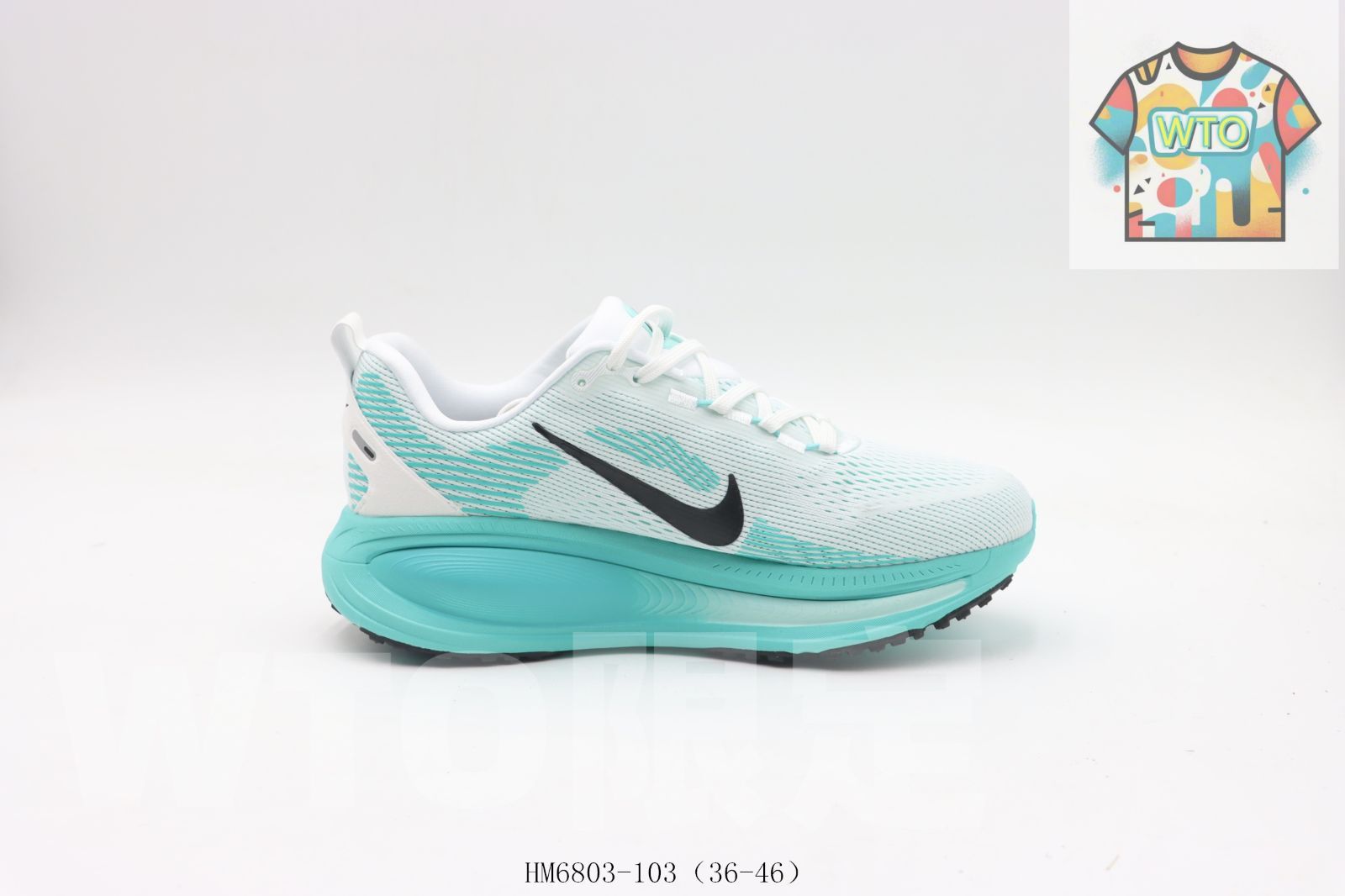 今日 ナイキ ランニングシューズ 白青 HM 6803-103