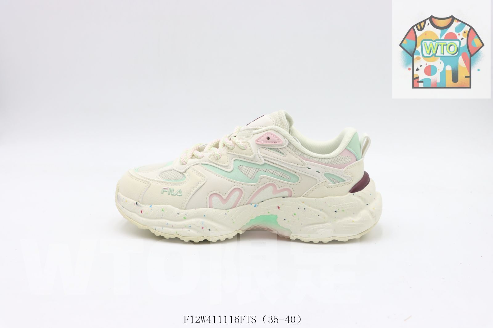 今日 フィラ ダッドシューズ 白青ピンク