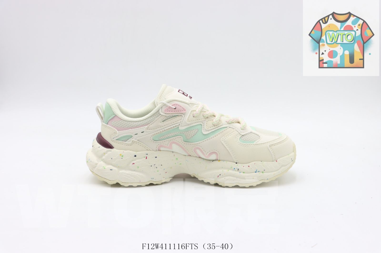 今日 フィラ ダッドシューズ 白青ピンク