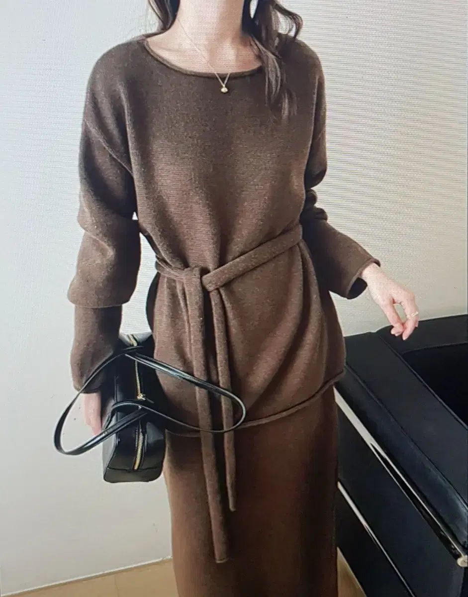 海外配送 ニットセーター ロング丈スカート 薄いマフラー 3ピースセット