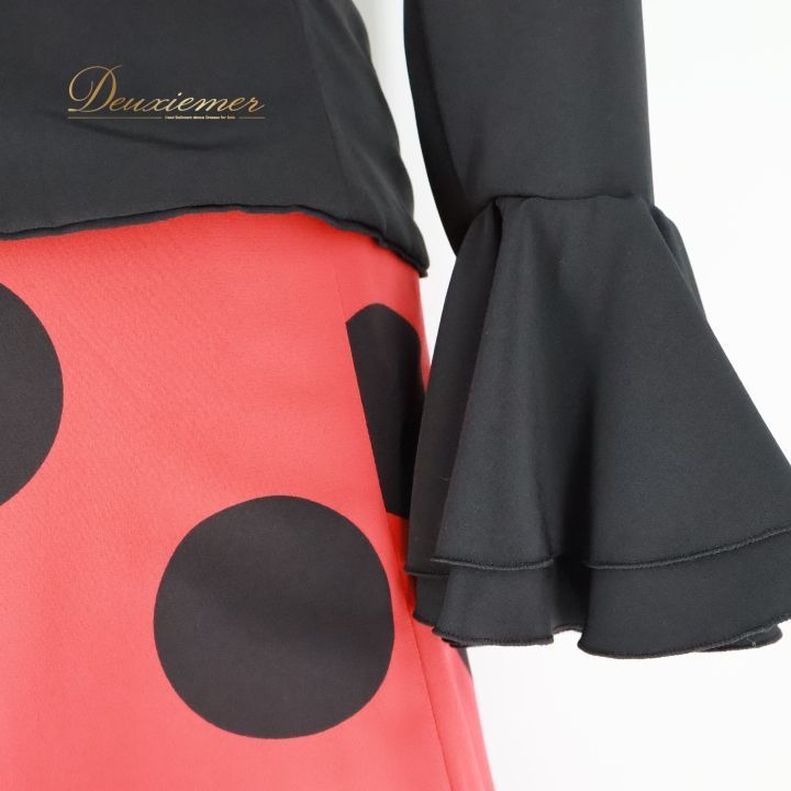 【美品 フラメンコ衣装】ブラック 上下セット セットアップ ツーピース 赤 黒 美品 フラメンコ衣装】ブラック 上下セット セットアップ ツーピース 赤 黒