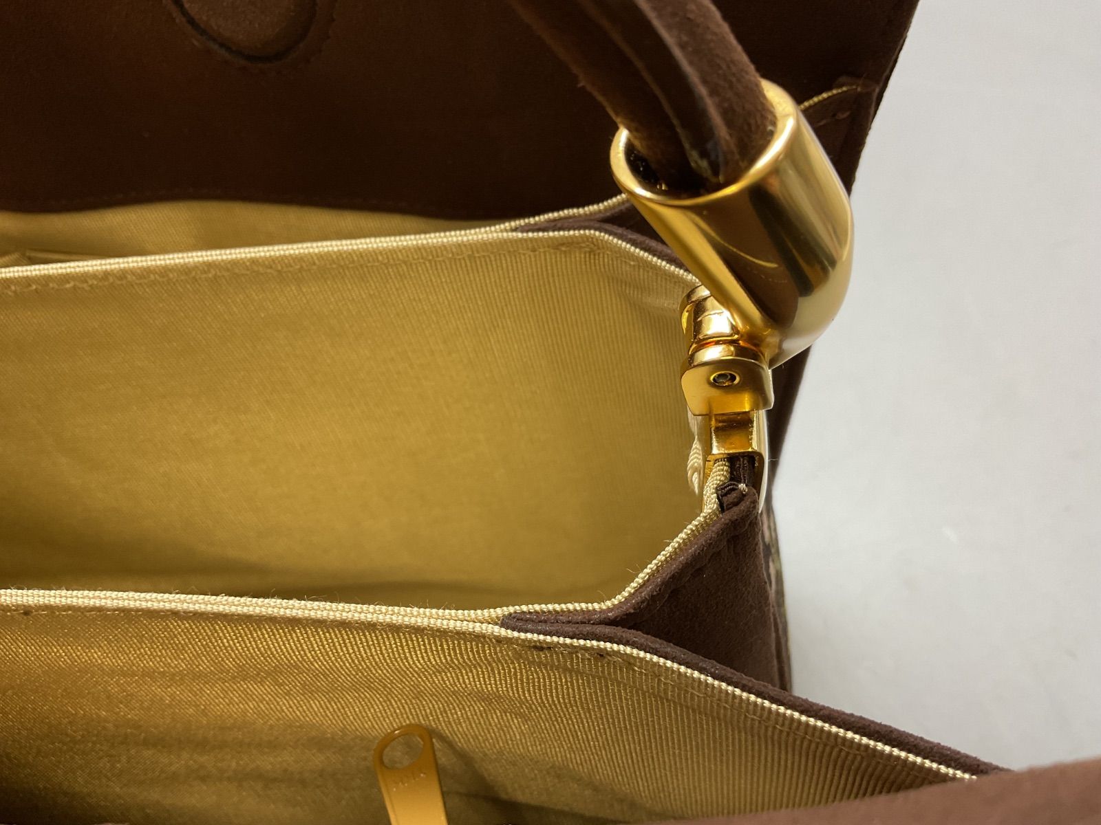  Bag 31 京老舗 岡重謹製 岡重 OKAJIMA 和装バッグ 花唐草 縮緬 金彩 ブラウン 正絹 刺繍 和装小物 和装用バッグ 着物 浴衣