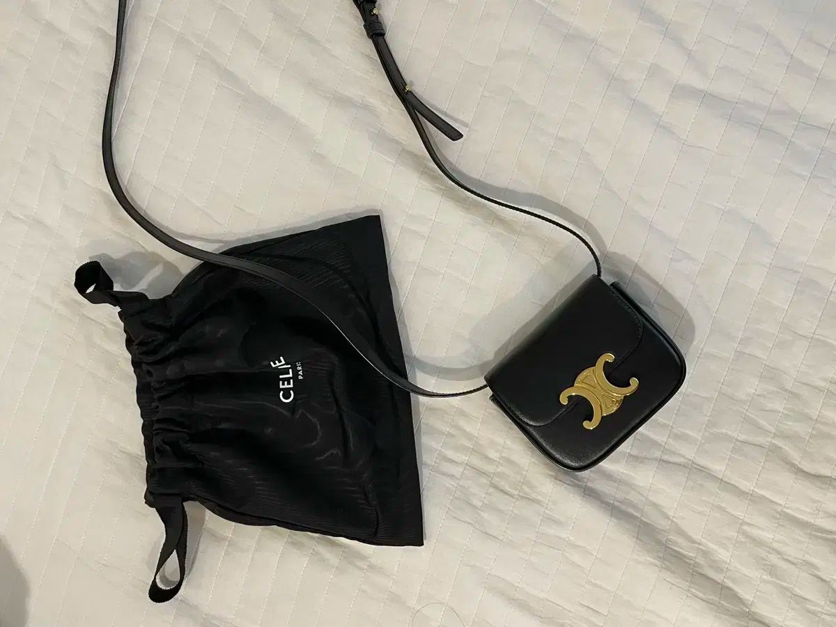 セリーヌ トリオンフ ミニバック ブラック