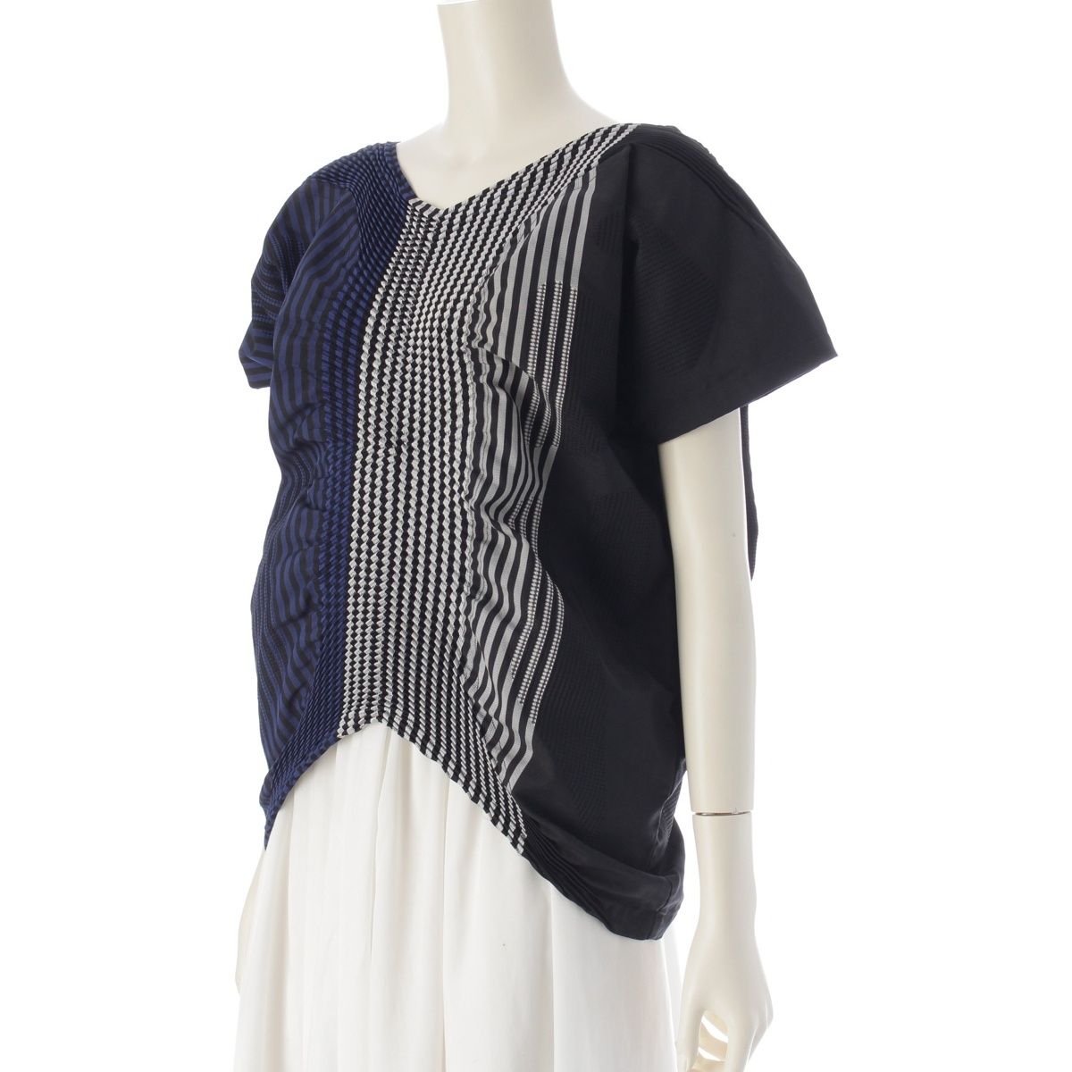 イッセイミヤケ 18AW ナイロン混 スチーム ストレッチ 変形 トップス IM83FJ010 ブルー系 2