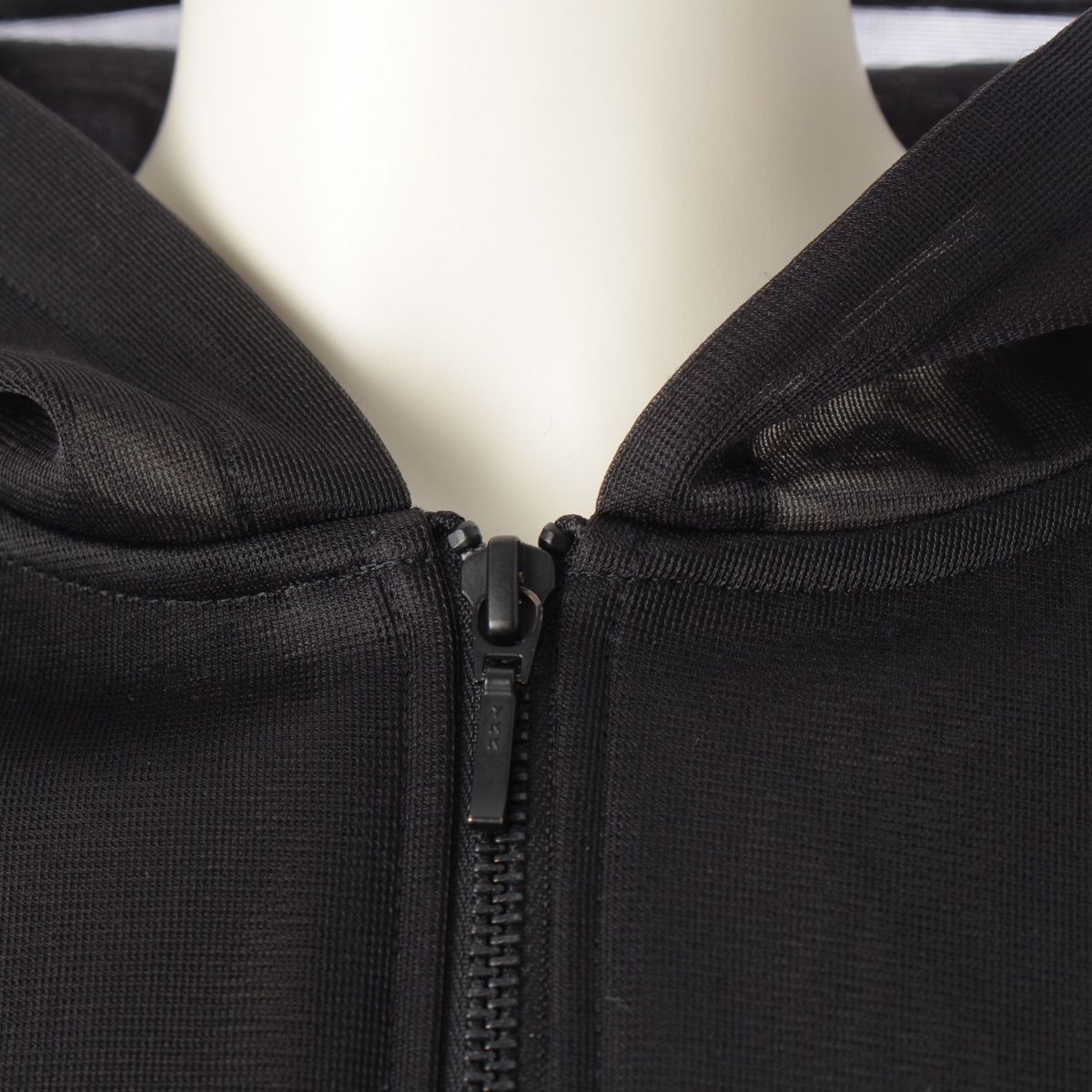 メゾンドドルチェ maison de Dolce. クロップド丈 ジップアップ