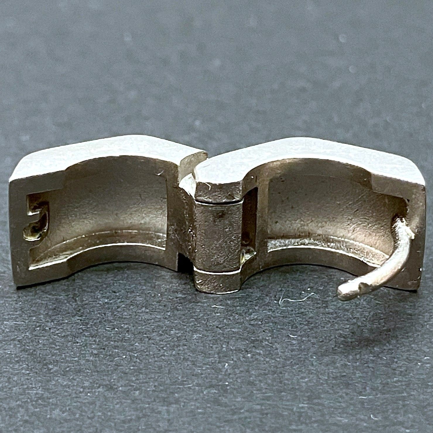 01w-5641 メゾン マルジェラ MAISON MARGIELA ナット 六角 フープ