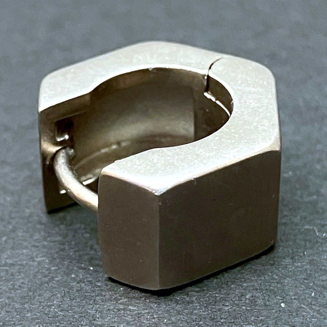 01w-5641 メゾン マルジェラ MAISON MARGIELA ナット 六角 フープ