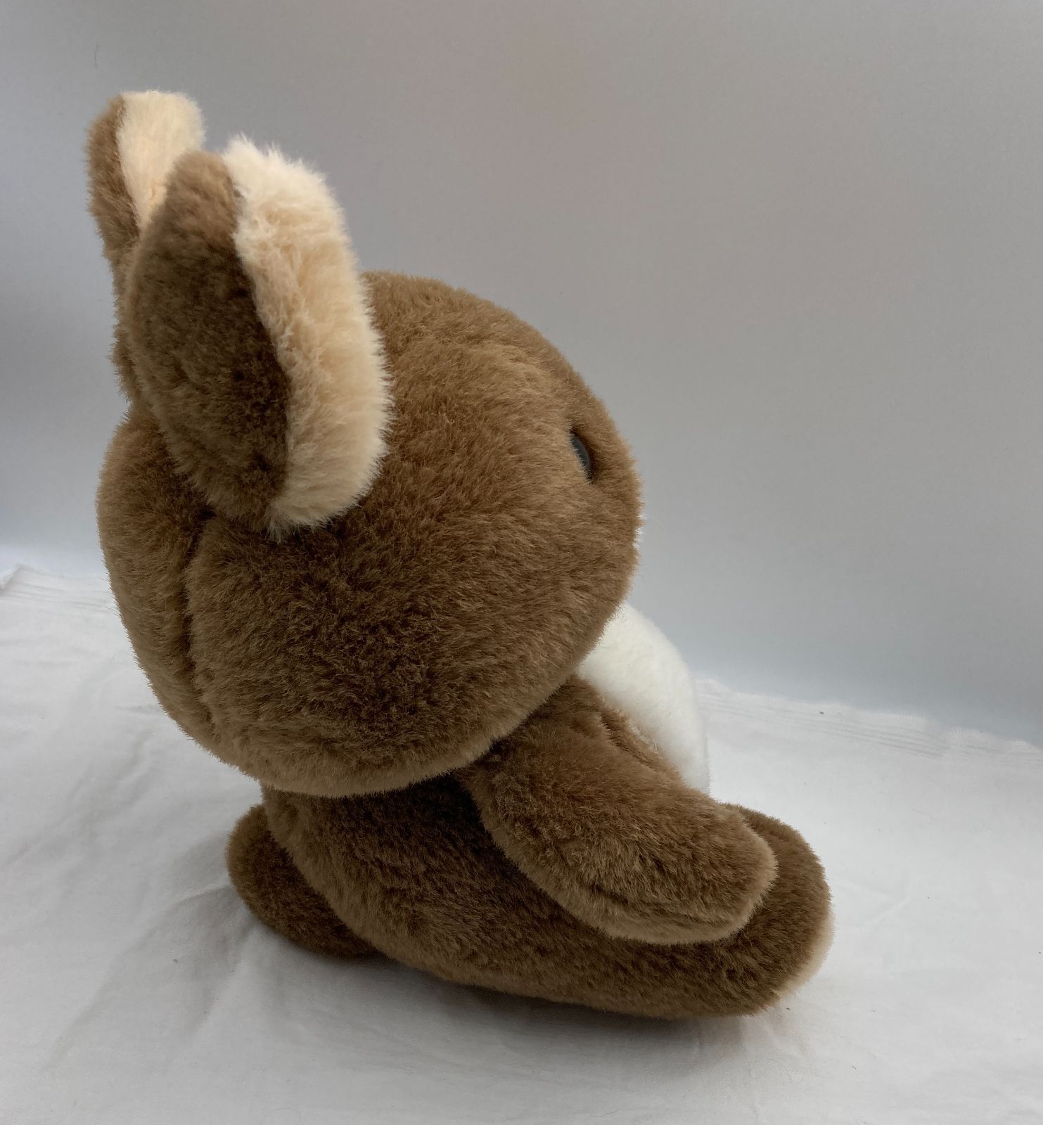 サンアロー（Sun Arrow）製の昭和レトロな可愛いウサギのぬいぐるみ