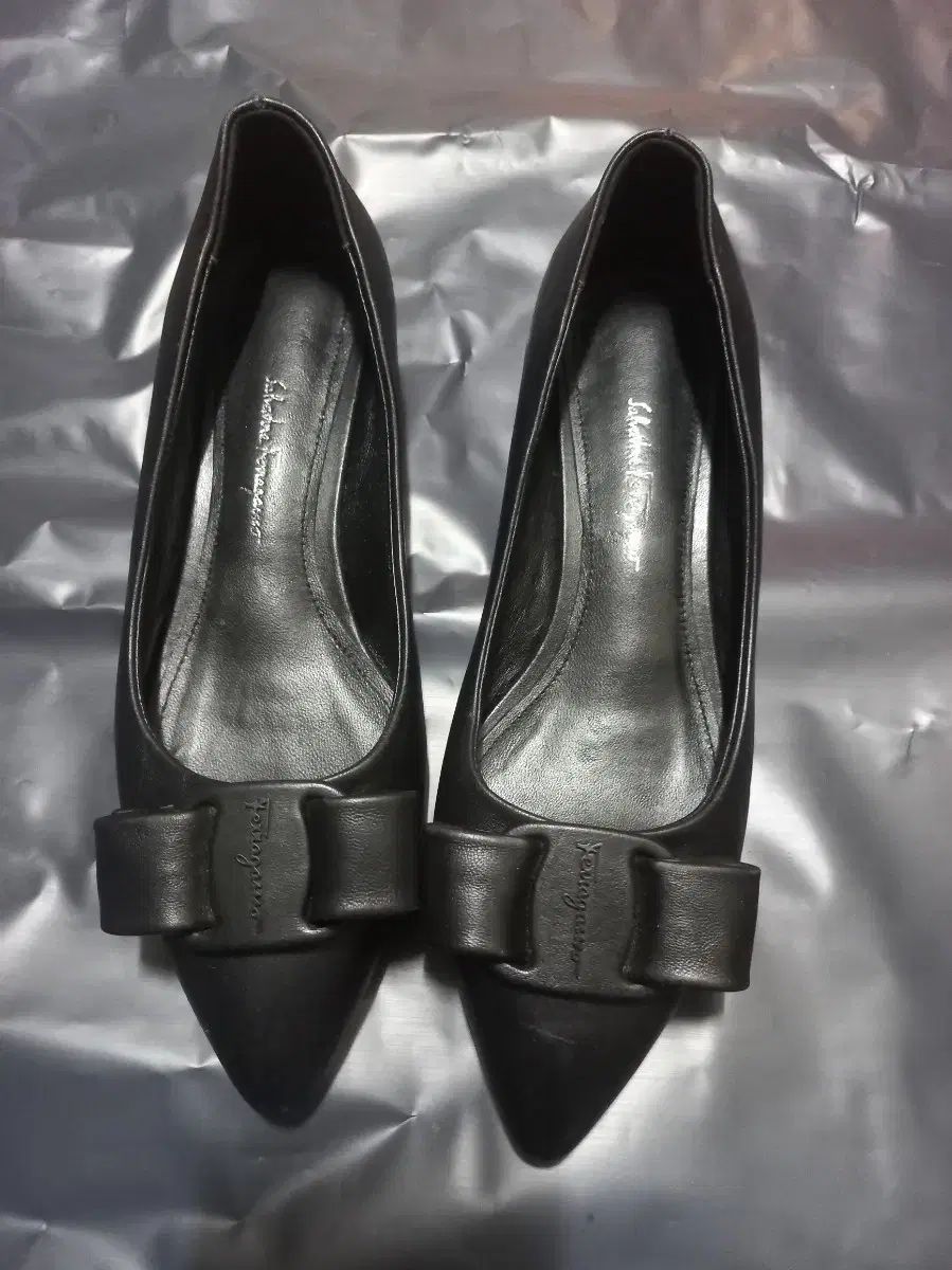 フェラガモ ローヒール 230235