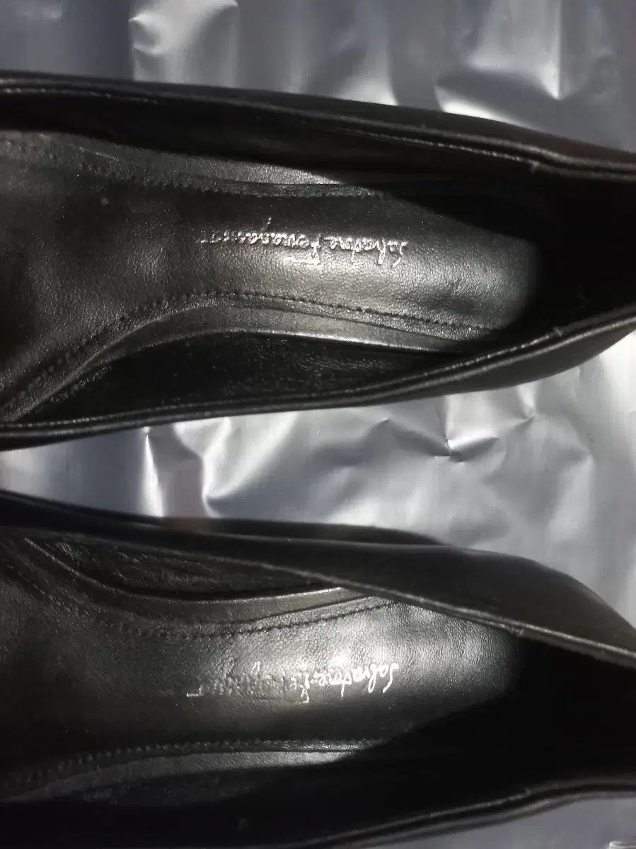 フェラガモ ローヒール 230235