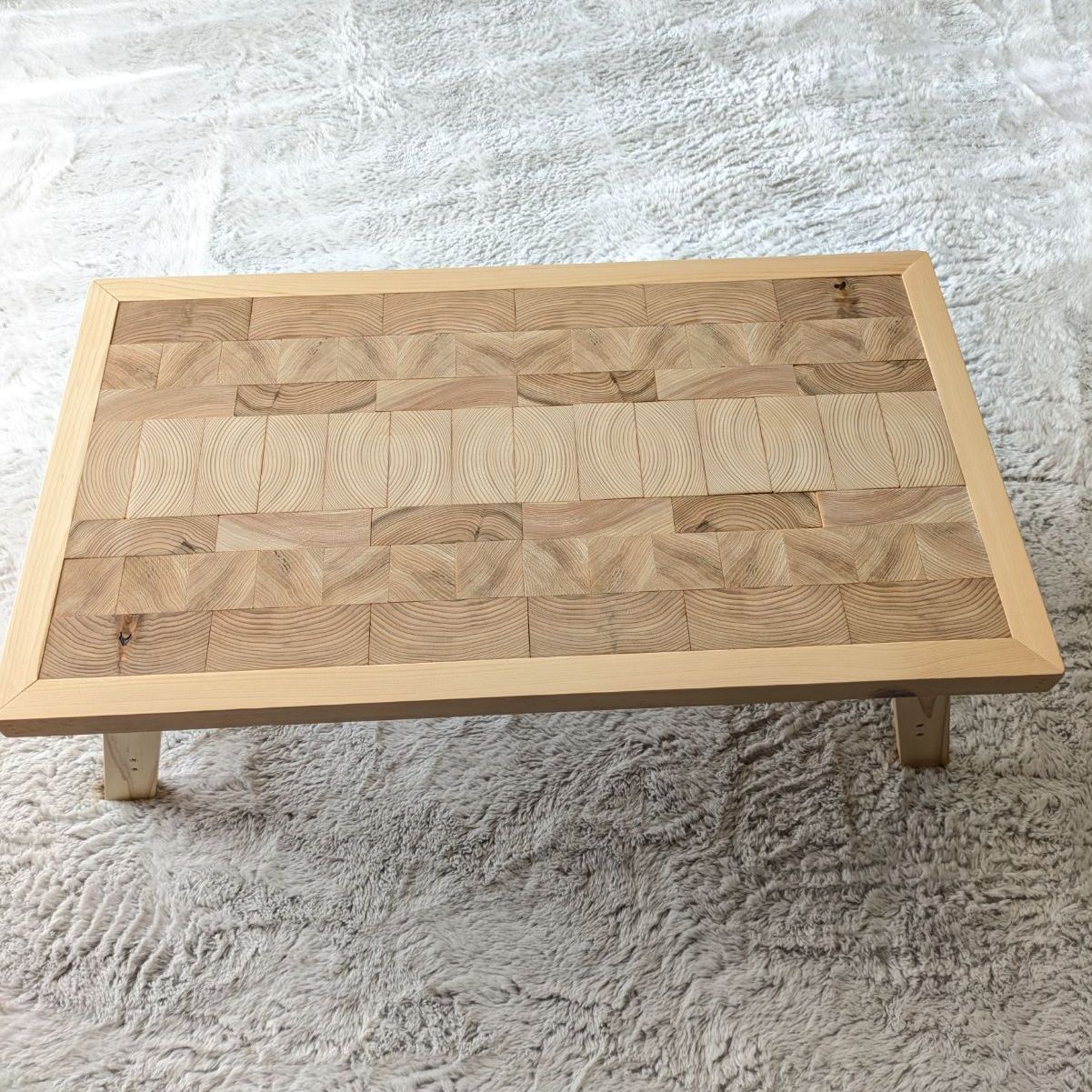 年輪ふんだん折りたたみテーブル