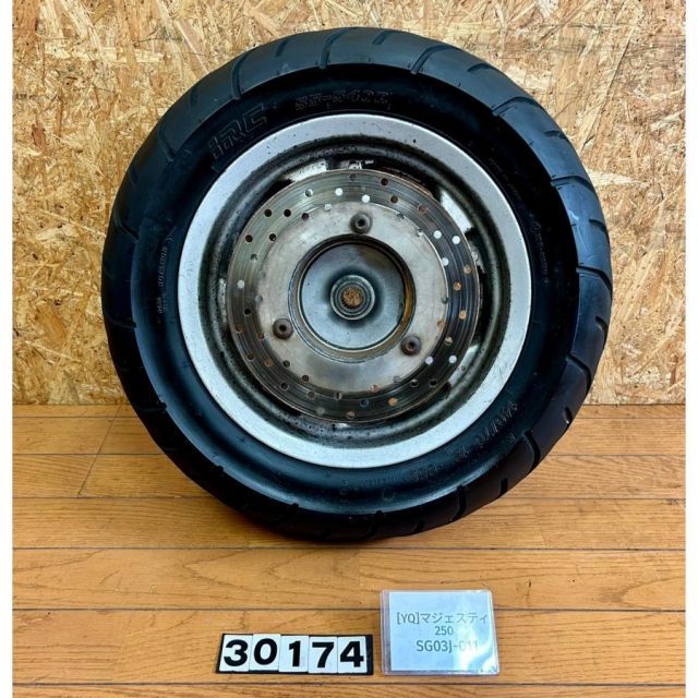 YQ 30174]@ヤマハ YAMAHA マジェスティ250 SG03J-011 リアホイール 錆