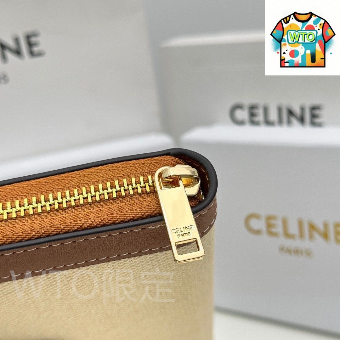 複数の収納スペースを備える