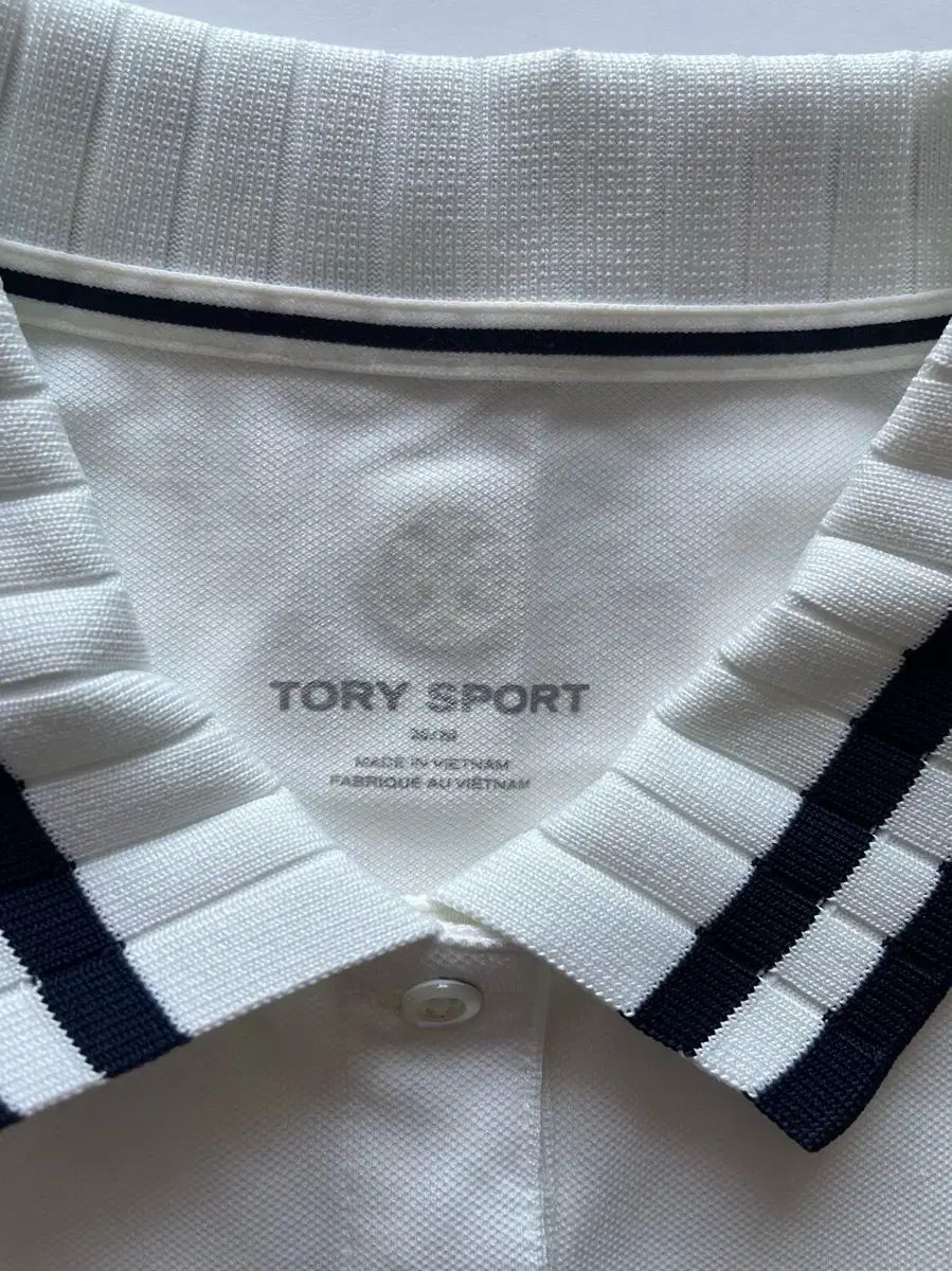 トリーバーチ 白 ノースリーブ カラ Tシャツ