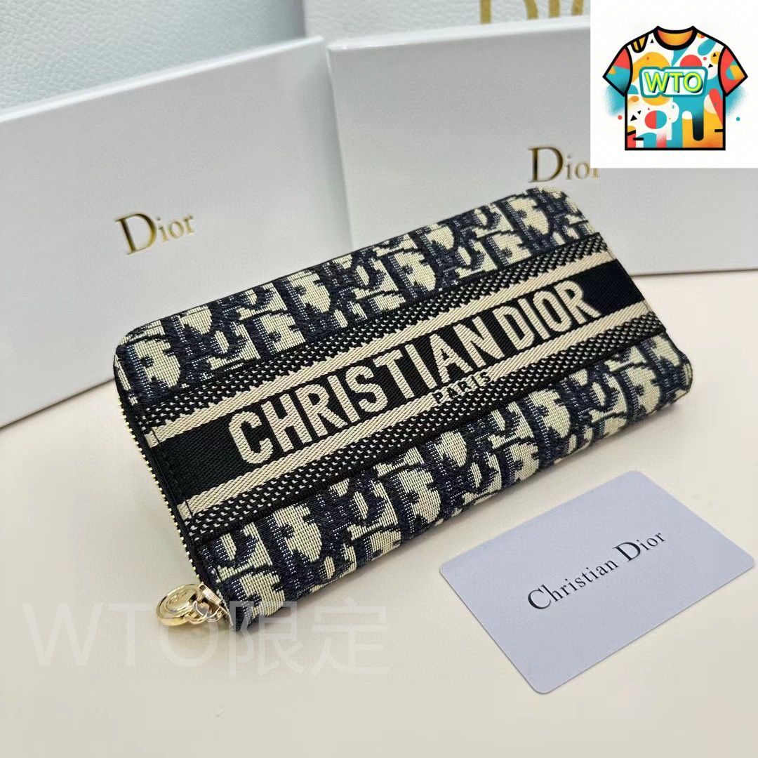 今日 Dior ディオール 小牛皮財布 刺しゅう細工精巧 仕上げが精良